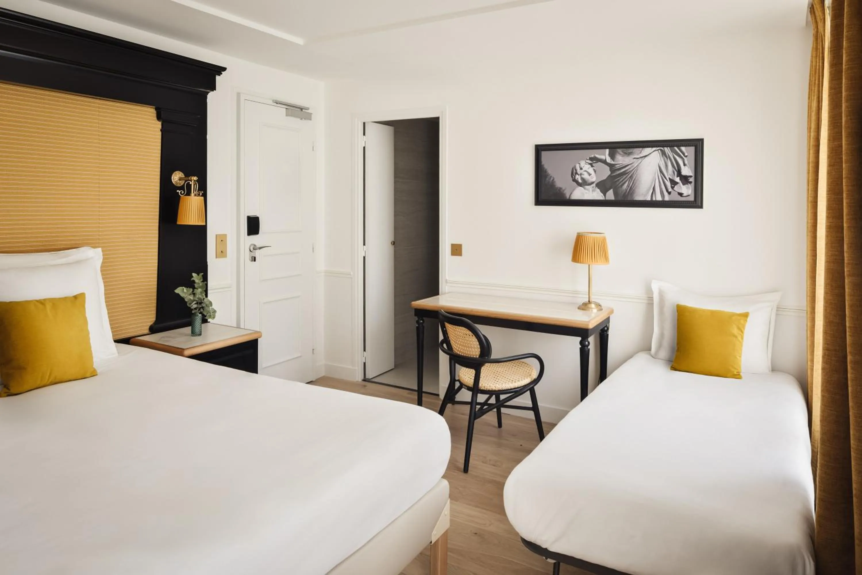 Bed in Hotel Observatoire Luxembourg