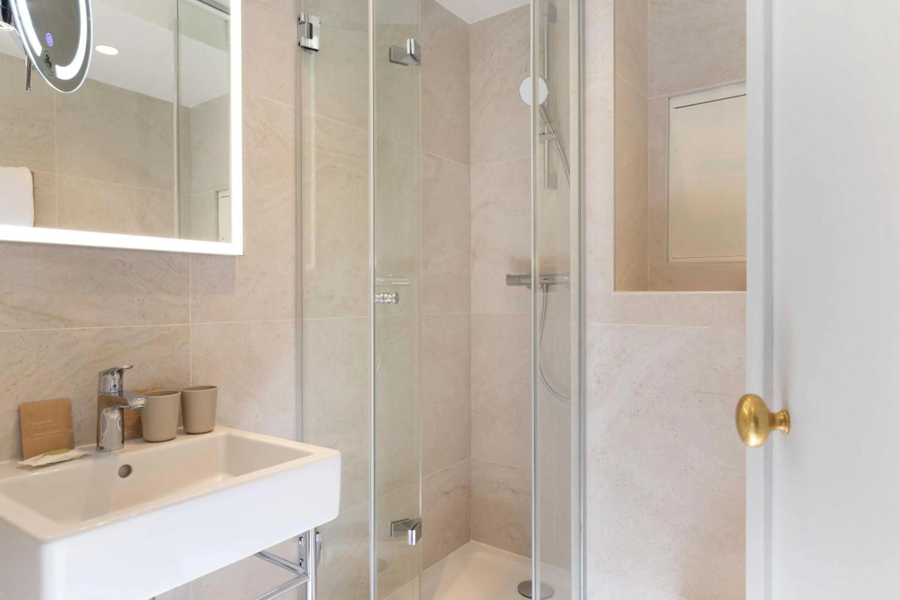 Shower in Hotel Observatoire Luxembourg