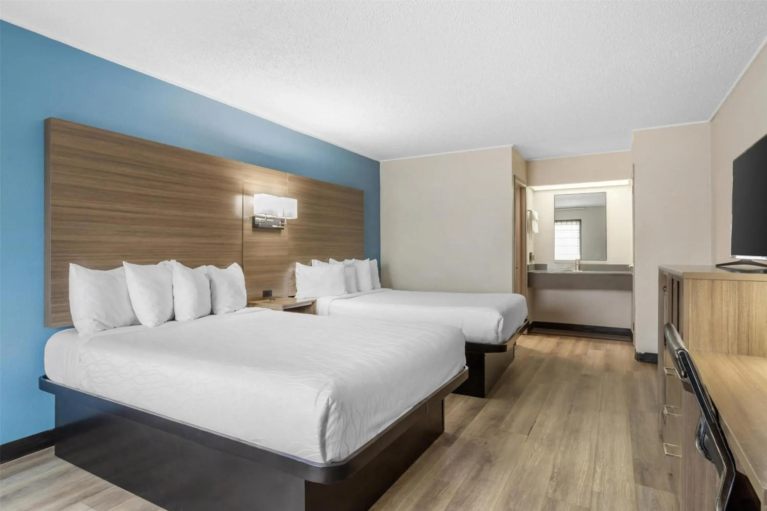 Queen Room with Two Queen Beds - Non-Smoking in SureStay by Best Western Victoria Queen Room with Two Queen Beds - Non-Smoking in SureStay by Best Western Victoria