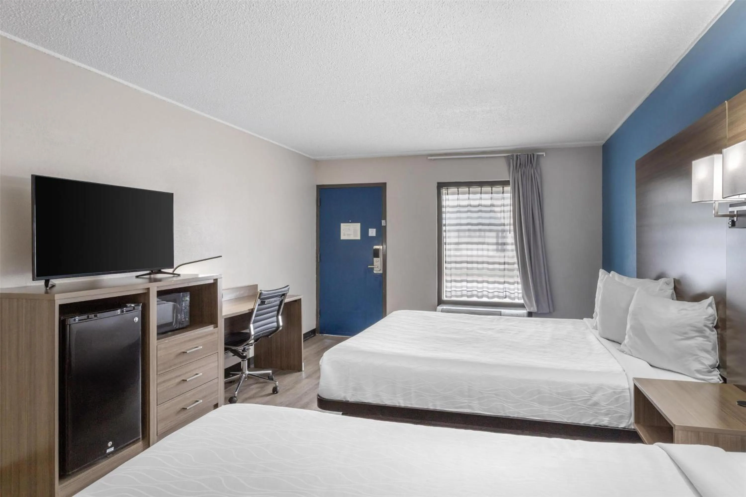 Bed in SureStay by Best Western Victoria