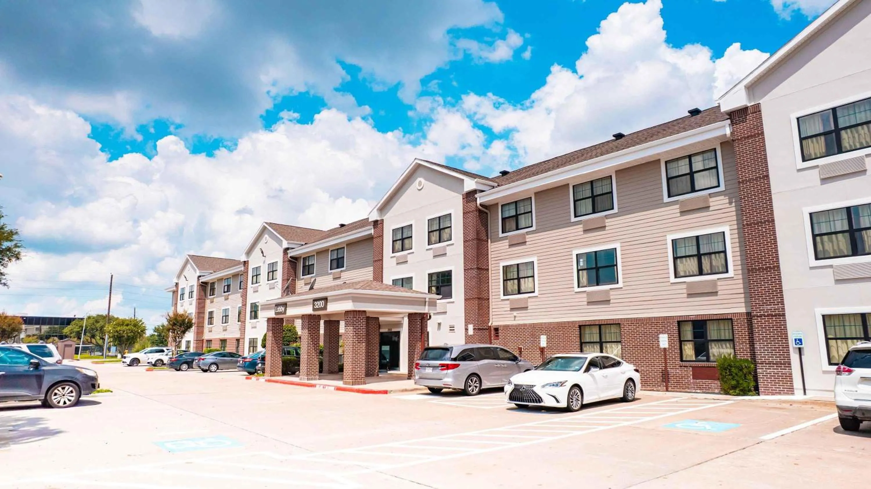 Property building in Extended Stay America Suites - Houston - Westchase - Richmond