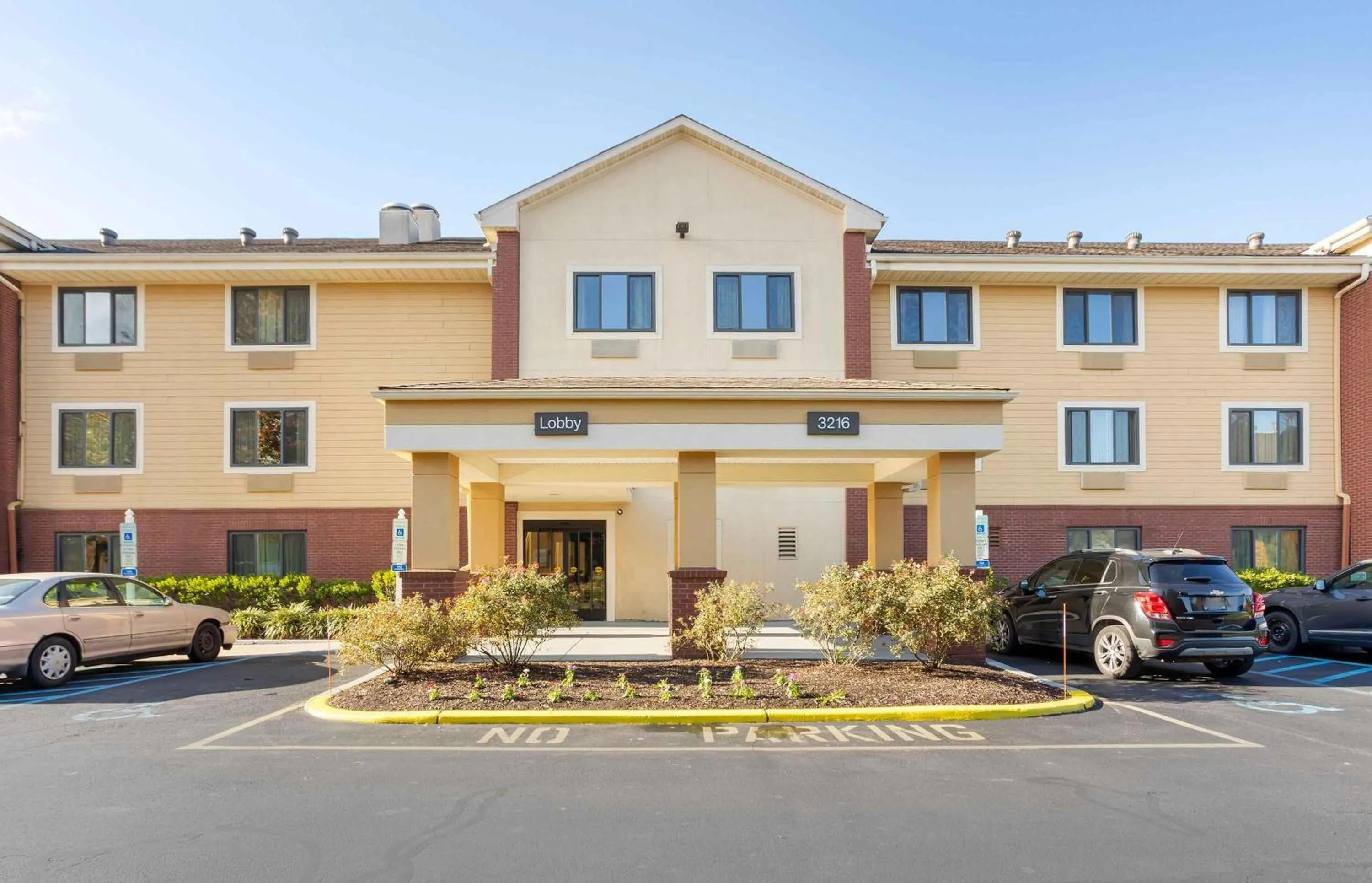 Property building in Extended Stay America Suites - Philadelphia - Bensalem