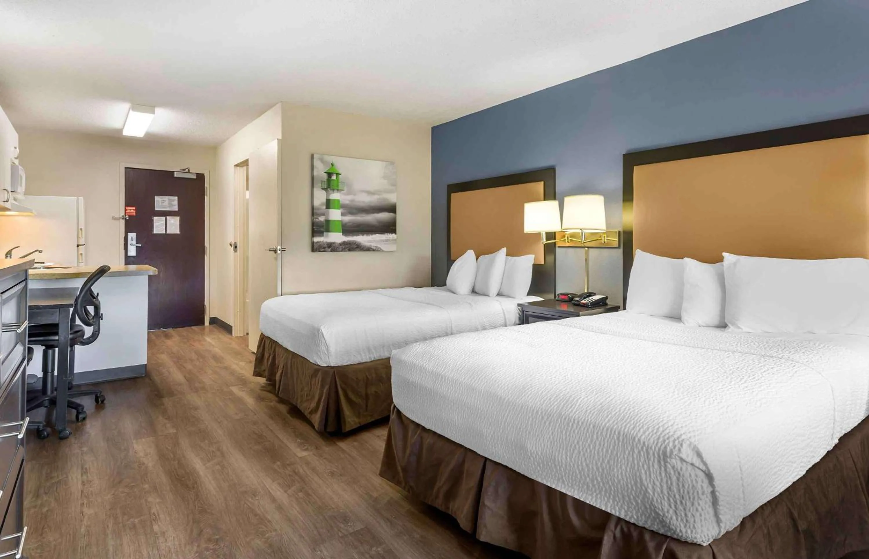 Bedroom, Bed in Extended Stay America Suites - Philadelphia - Bensalem