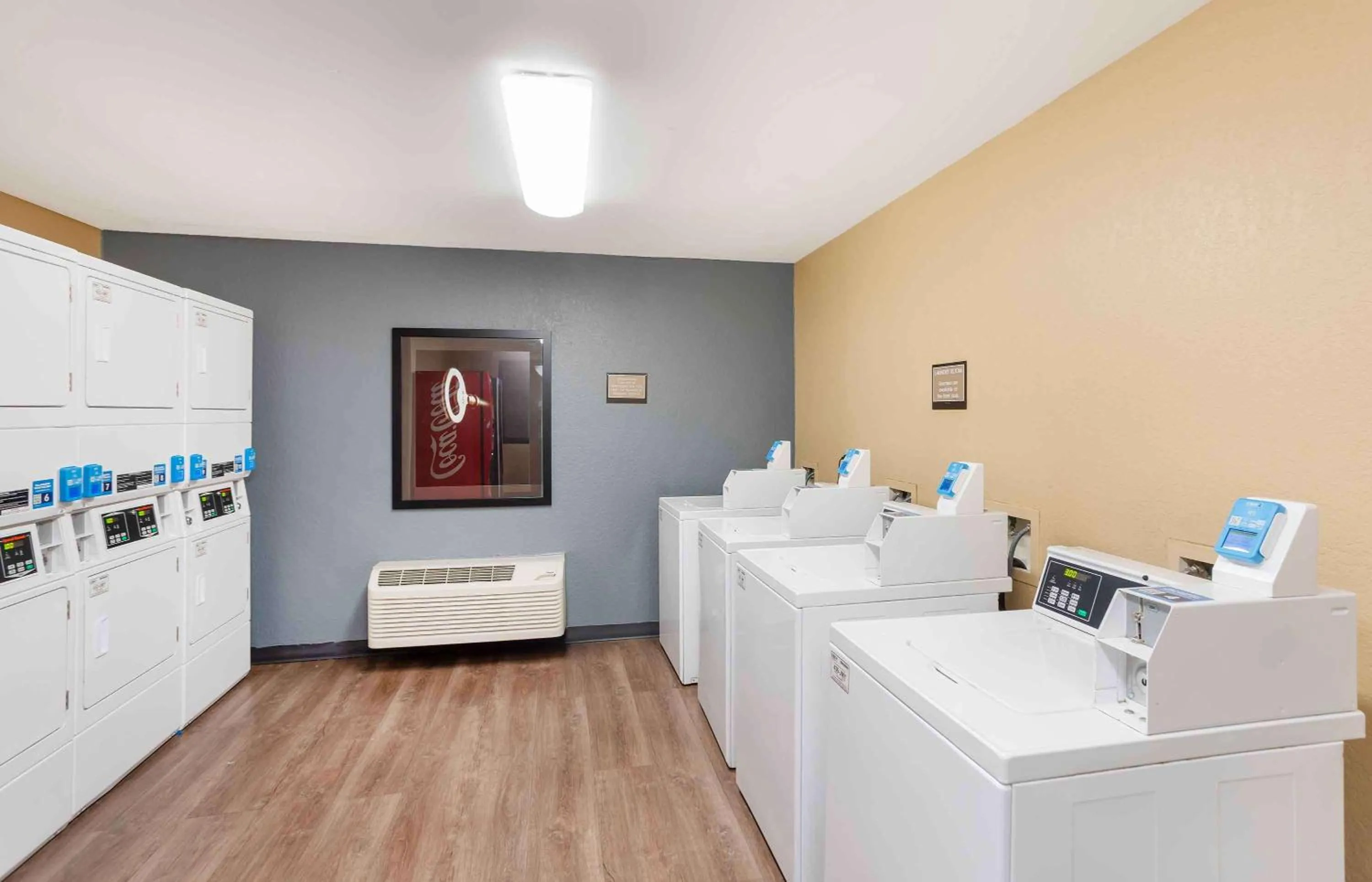 Property building in Extended Stay America Suites - Philadelphia - Bensalem