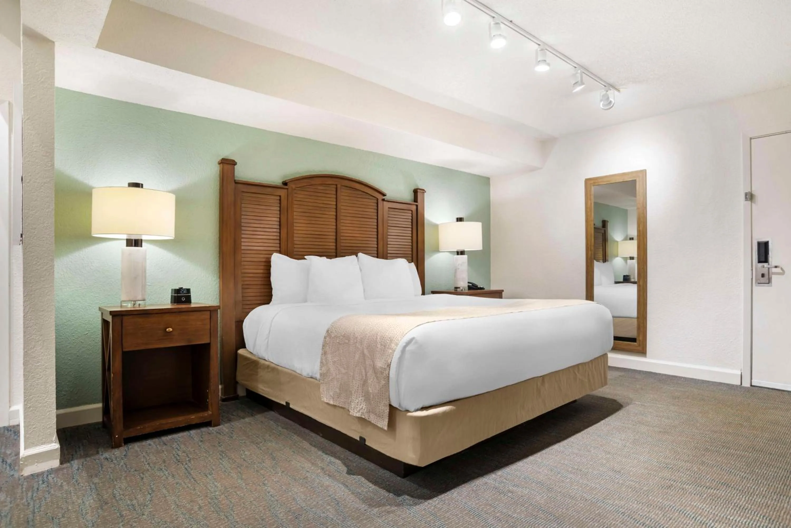 Bedroom, Bed in Best Western on the Beach