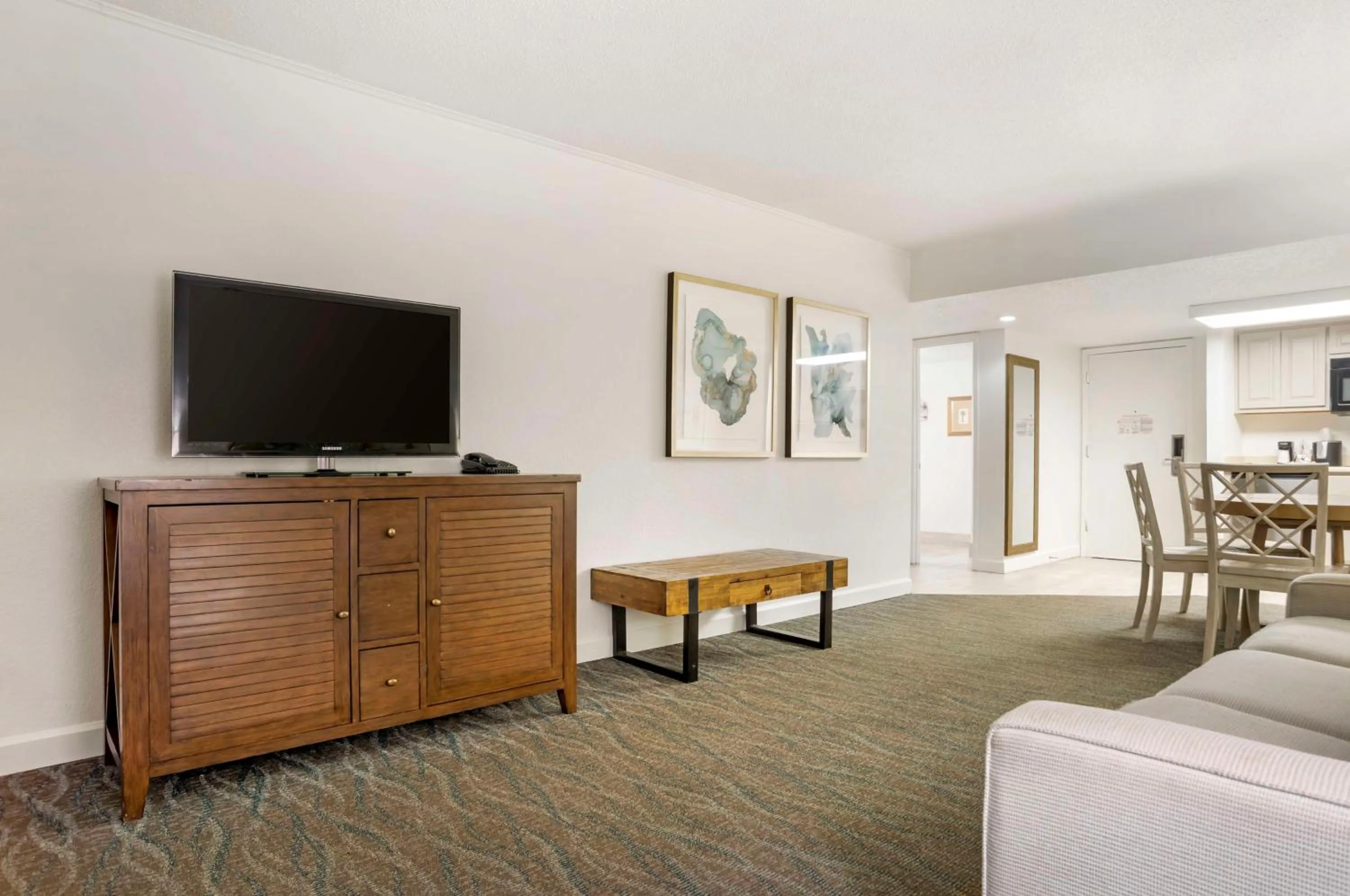 Bedroom in Best Western on the Beach