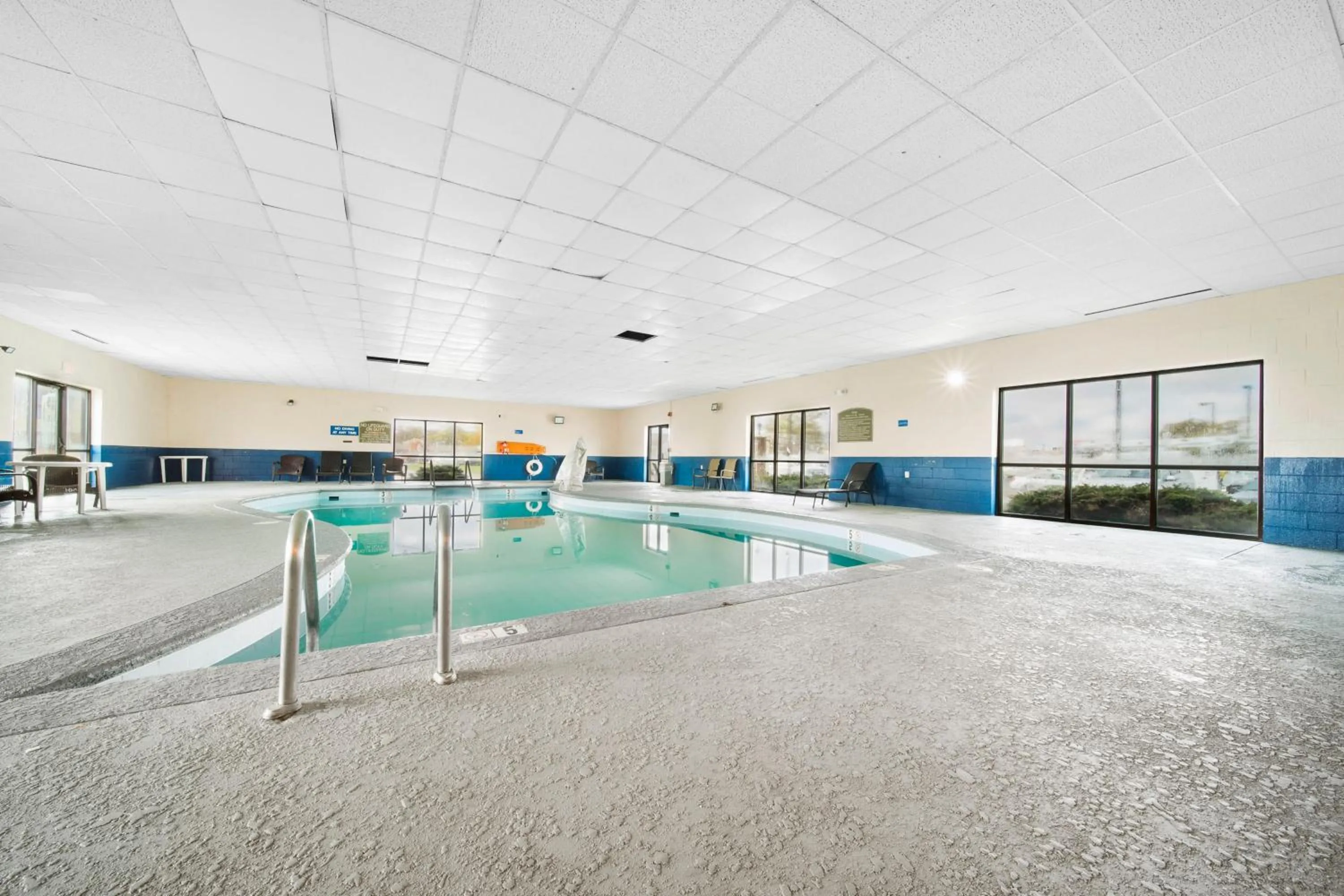 Swimming Pool in Baymont by Wyndham Muncie Near Ball State University