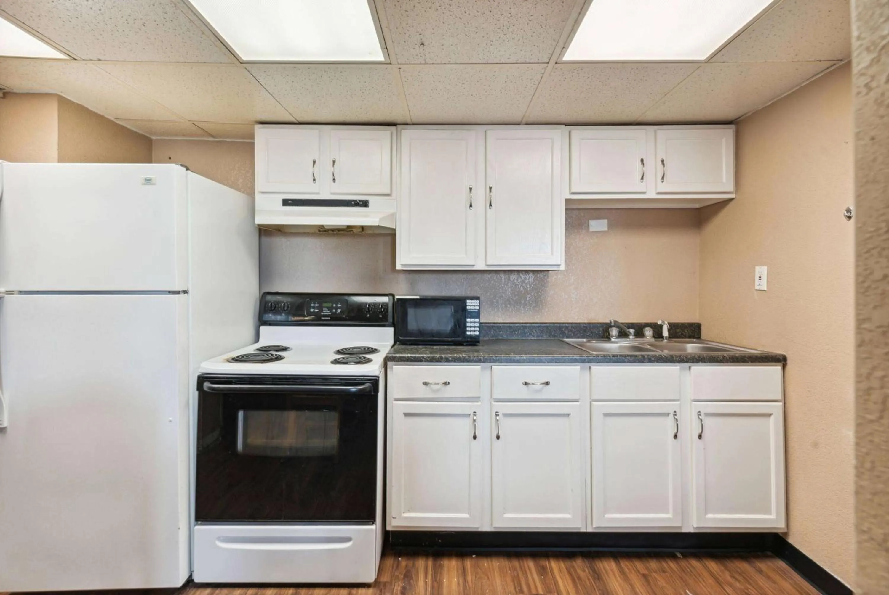 Photo of the whole room in Super 8 by Wyndham Millbury/Toledo