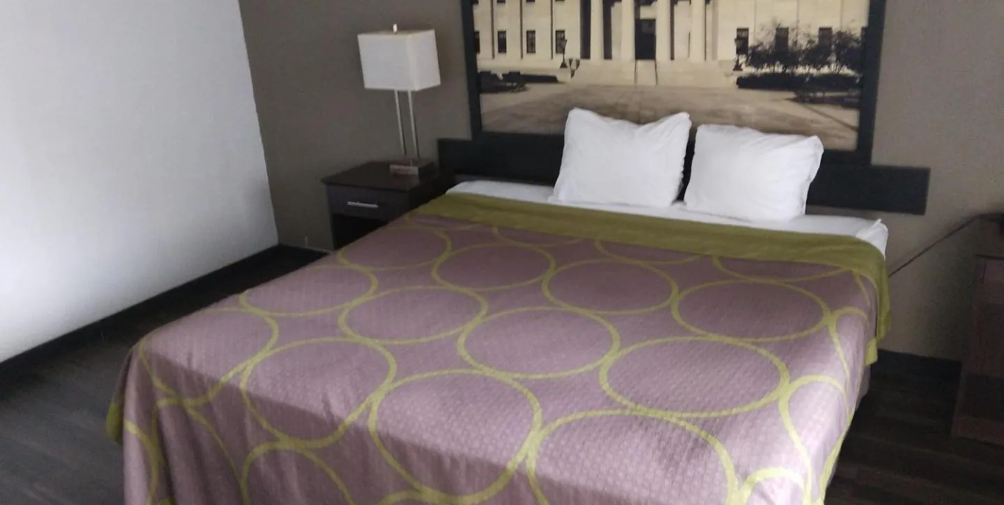 Bed in Super 8 by Wyndham Millbury/Toledo