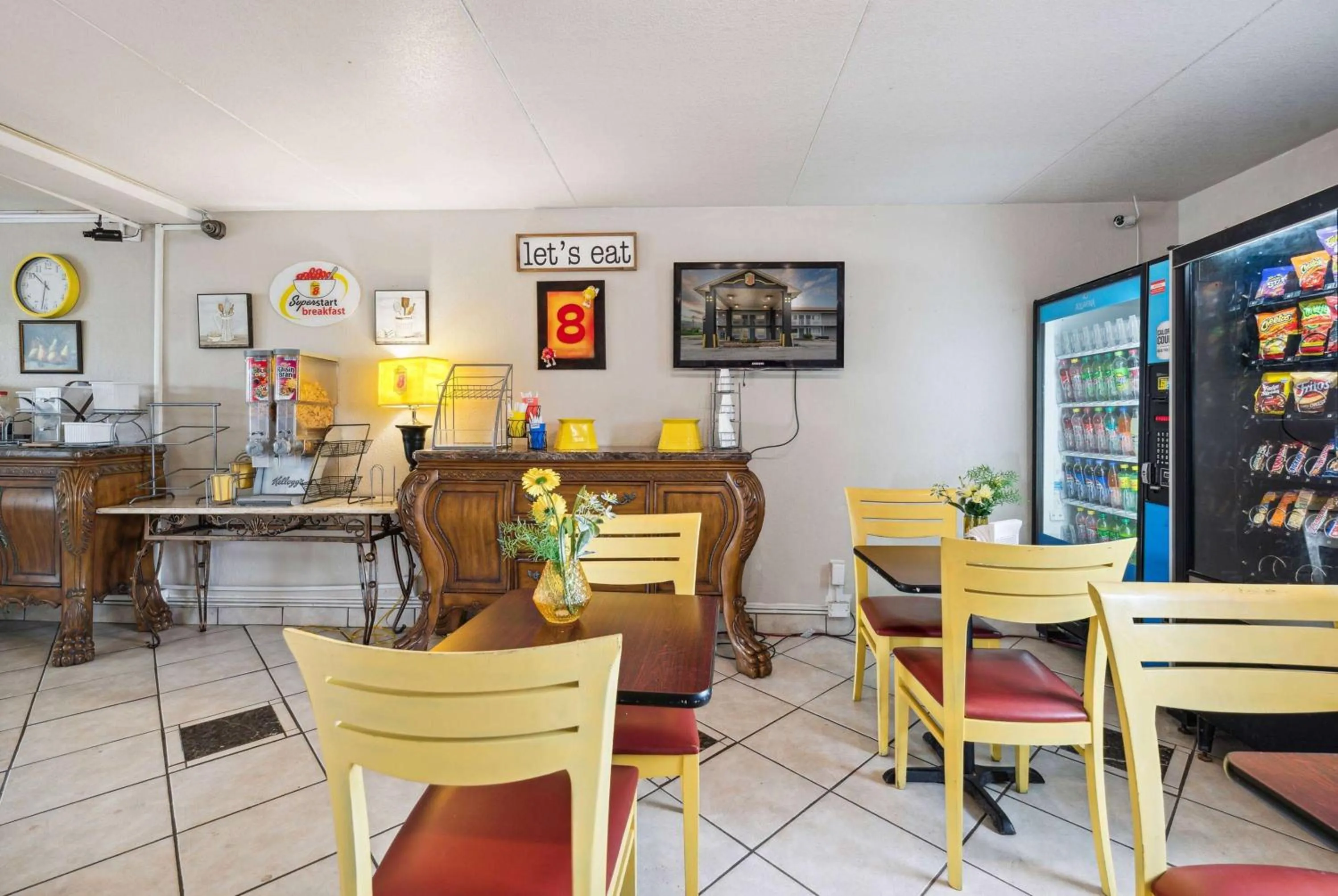 Breakfast in Super 8 by Wyndham Millbury/Toledo