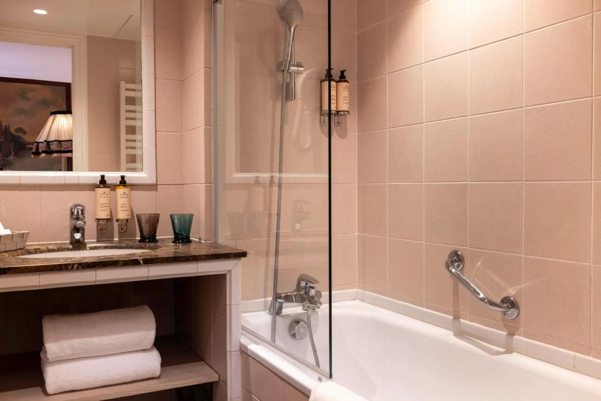 Bathroom in Hôtel Le Saint Gregoire