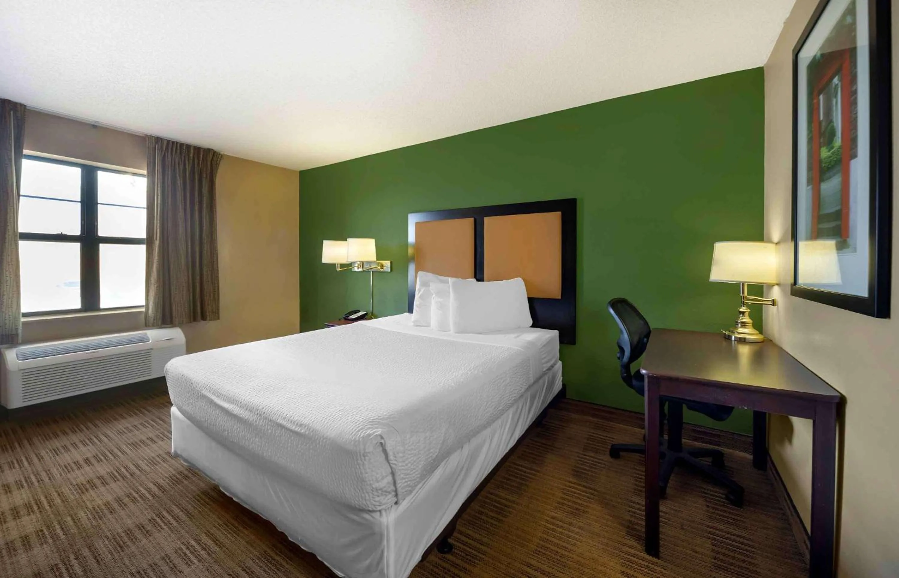 Bedroom in Extended Stay America Suites - Oklahoma City - Airport