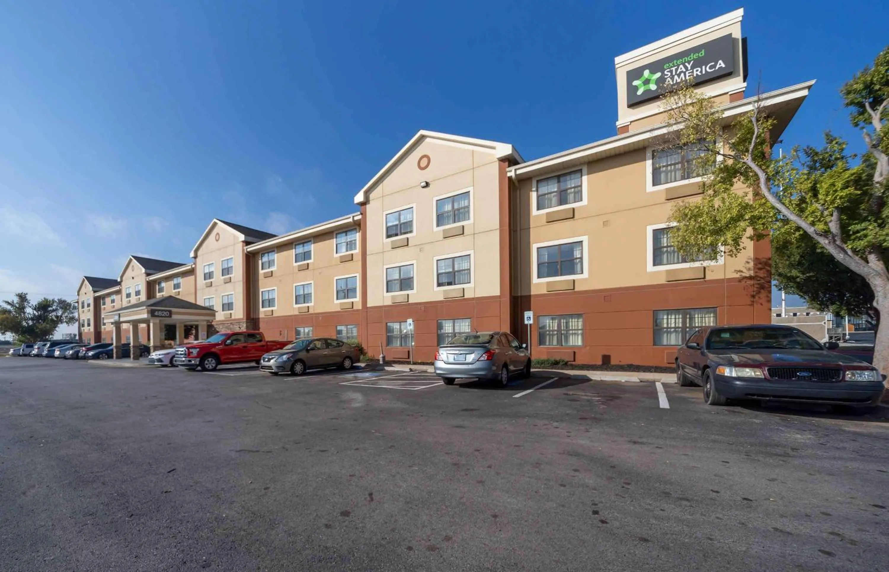 Property building in Extended Stay America Suites - Oklahoma City - Airport