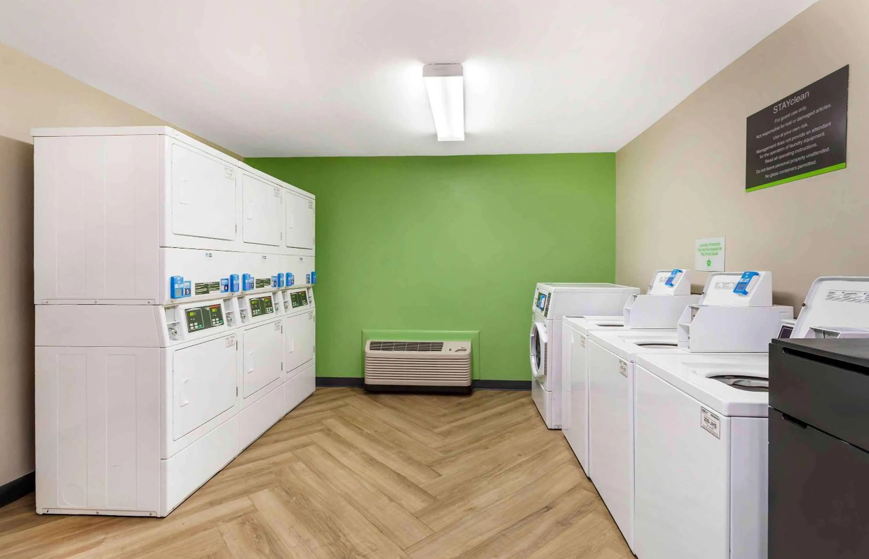 Property building in Extended Stay America Suites - Asheville - Tunnel Rd