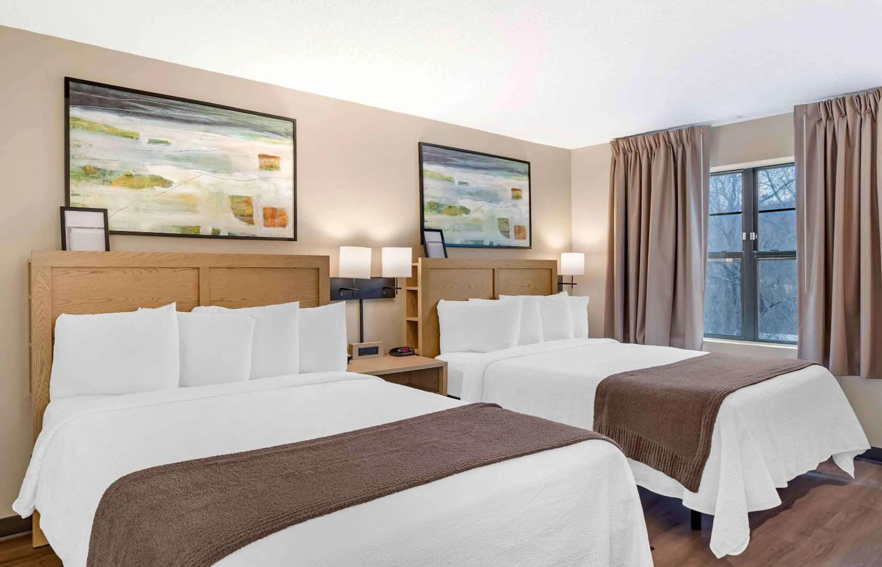 Bedroom, Bed in Extended Stay America Suites - Asheville - Tunnel Rd