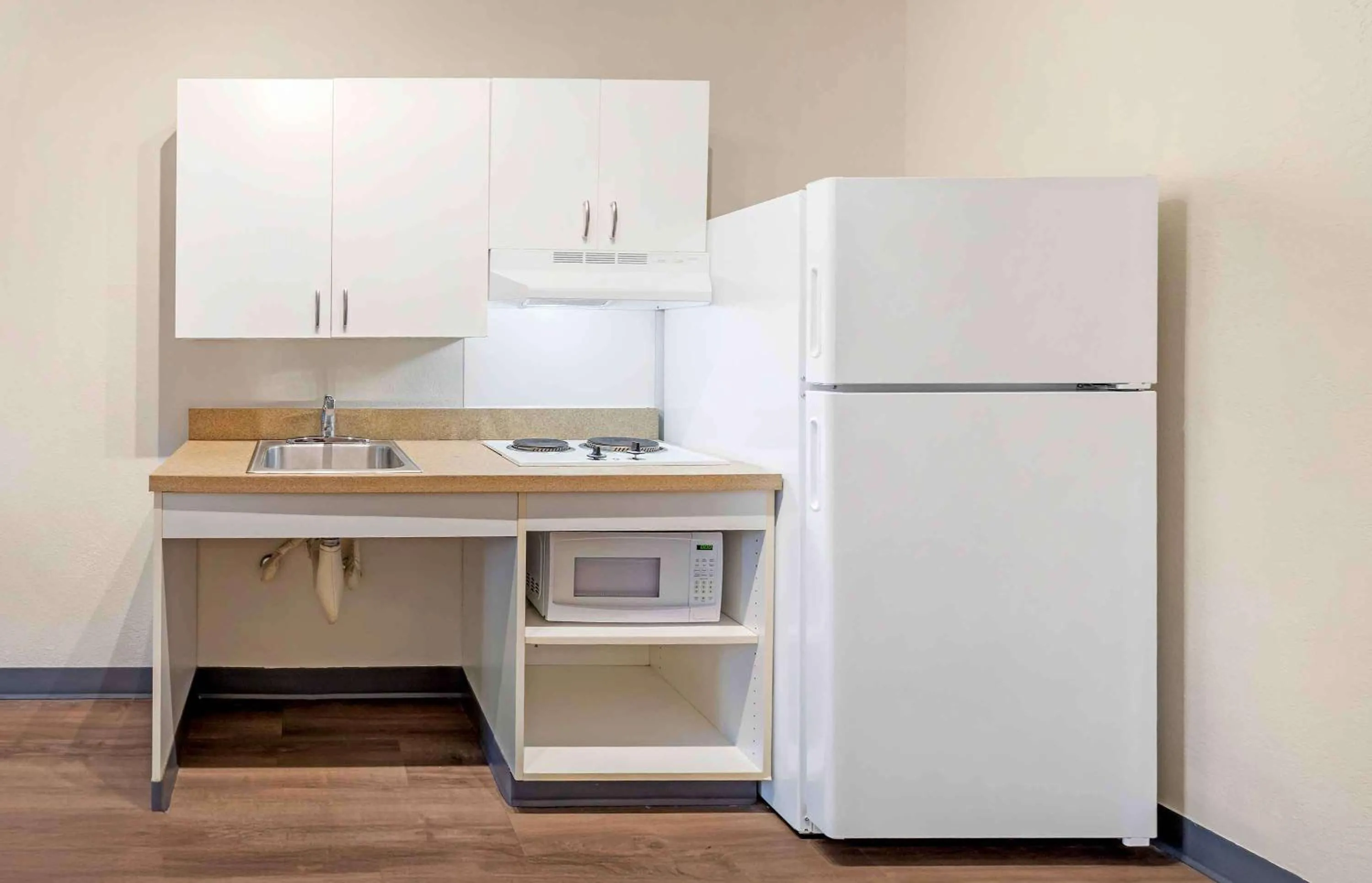 Kitchen or kitchenette in Extended Stay America Suites - Asheville - Tunnel Rd