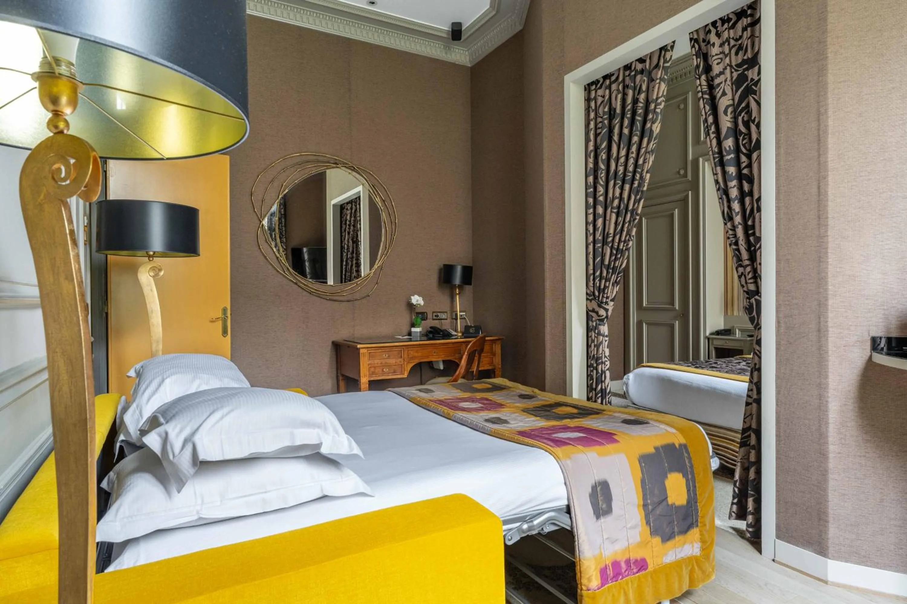 Bedroom, Bed in Hôtel Regent's Garden - Astotel