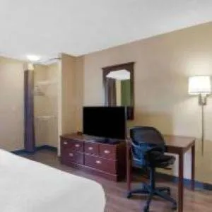 TV and multimedia, Bed in Suburban Studios Exton - Philadelphia Great Valley