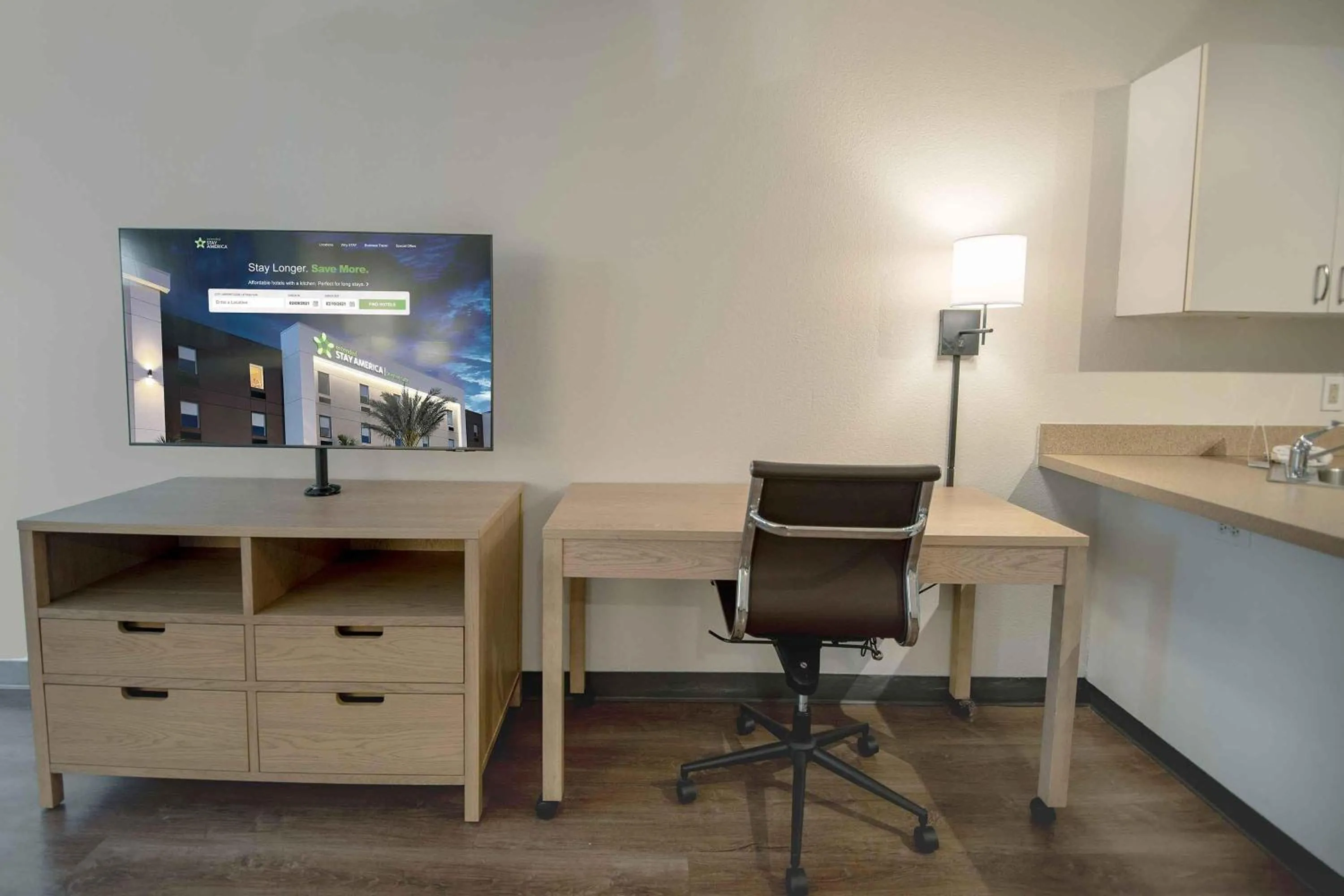 Bedroom in Extended Stay America Suites - Seattle - Bothell - West