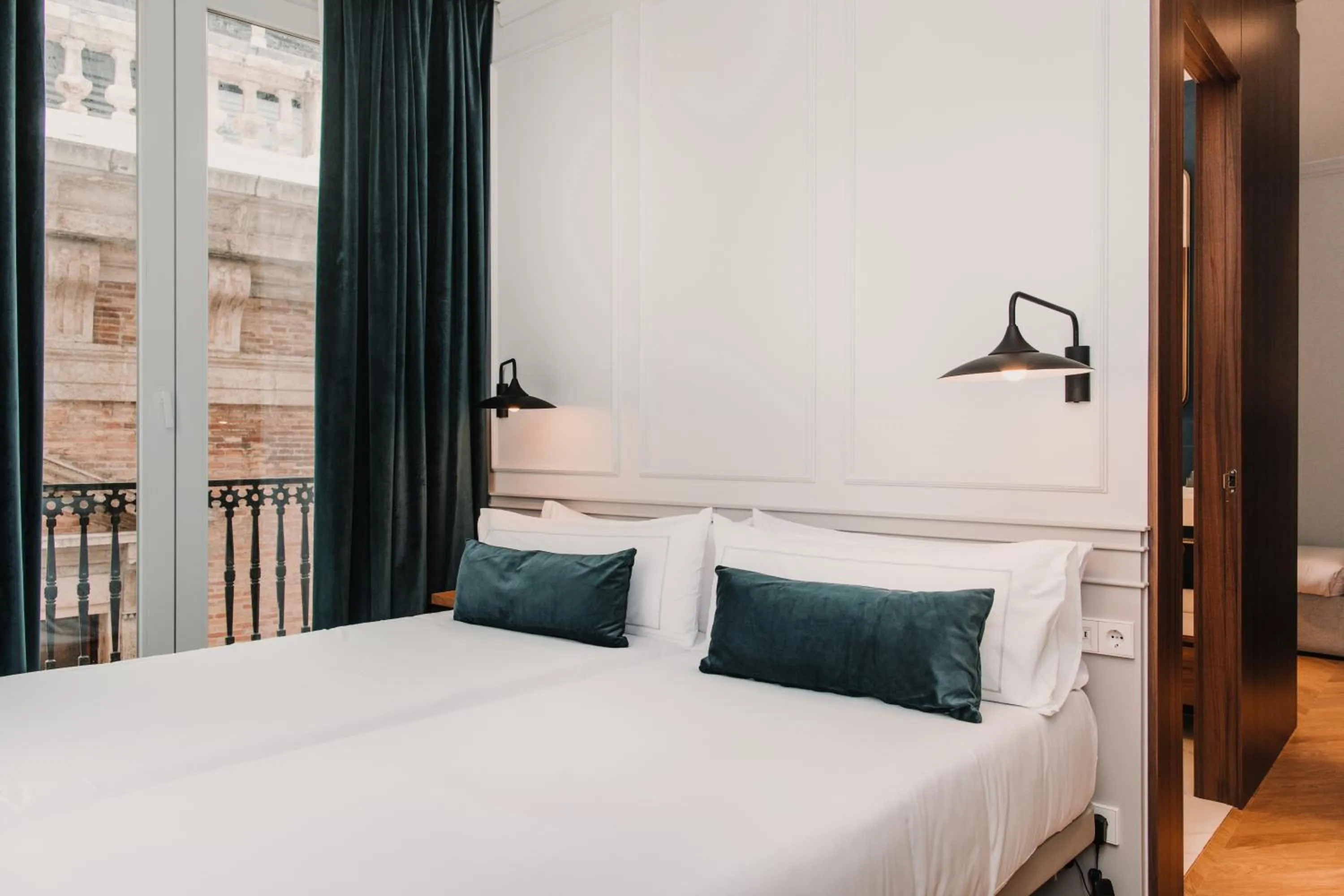 Bedroom, Bed in Room Mate Helen Berger Boutique