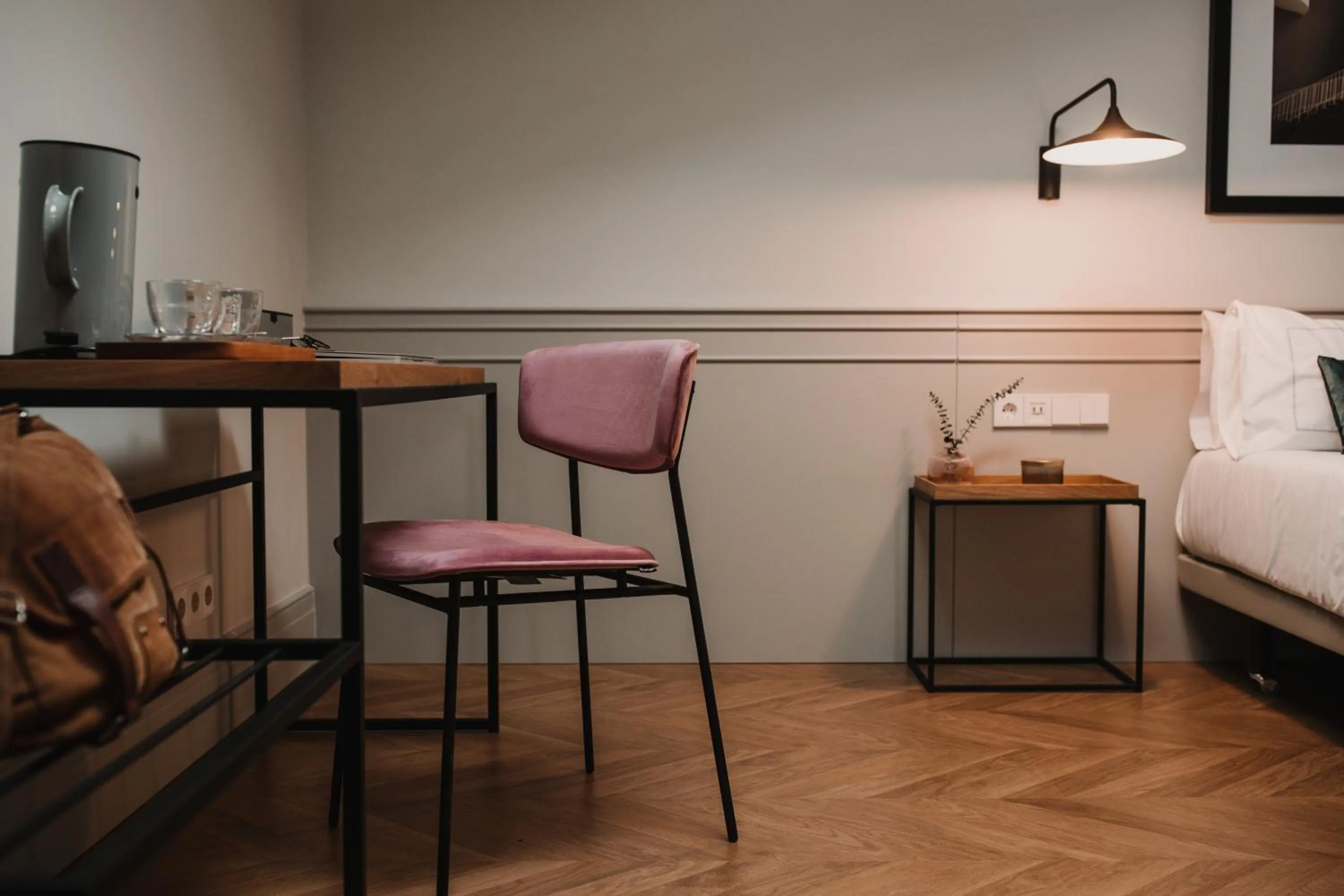 TV and multimedia, Bed in Room Mate Helen Berger Boutique