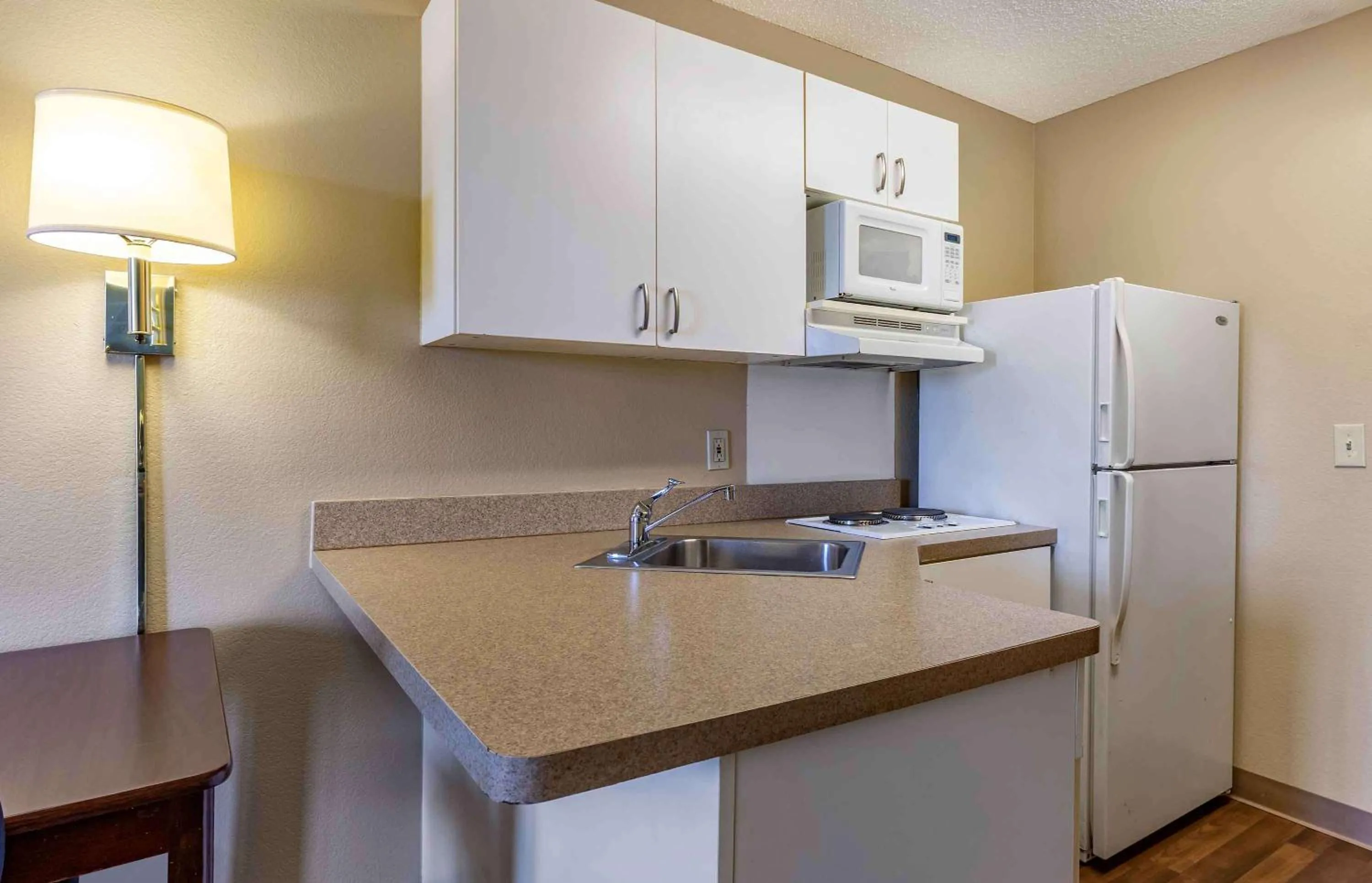 Kitchen or kitchenette in Extended Stay America Suites - Austin - Northwest Arboretum