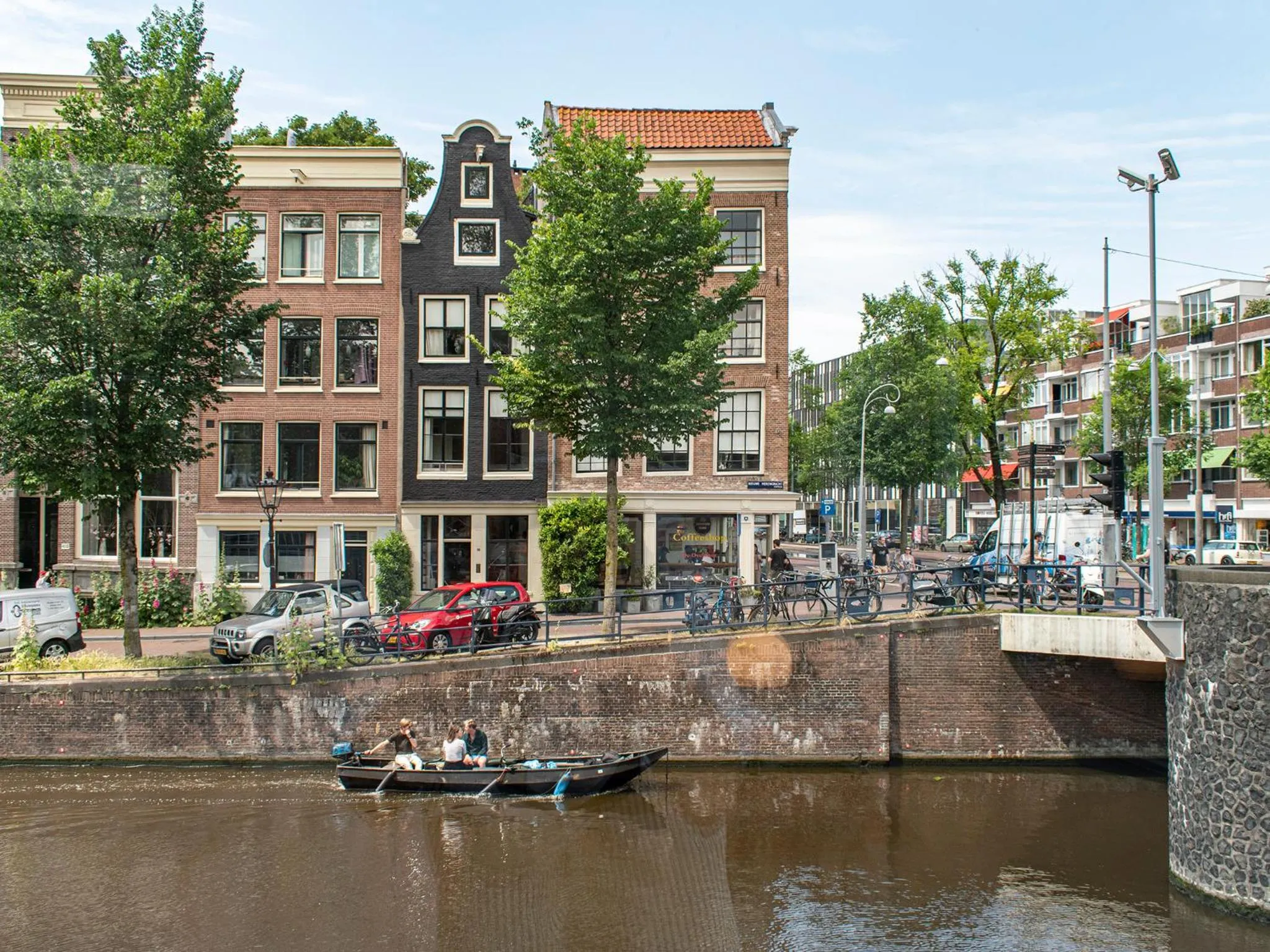 Nearby landmark in SWEETS - Hortusbrug
