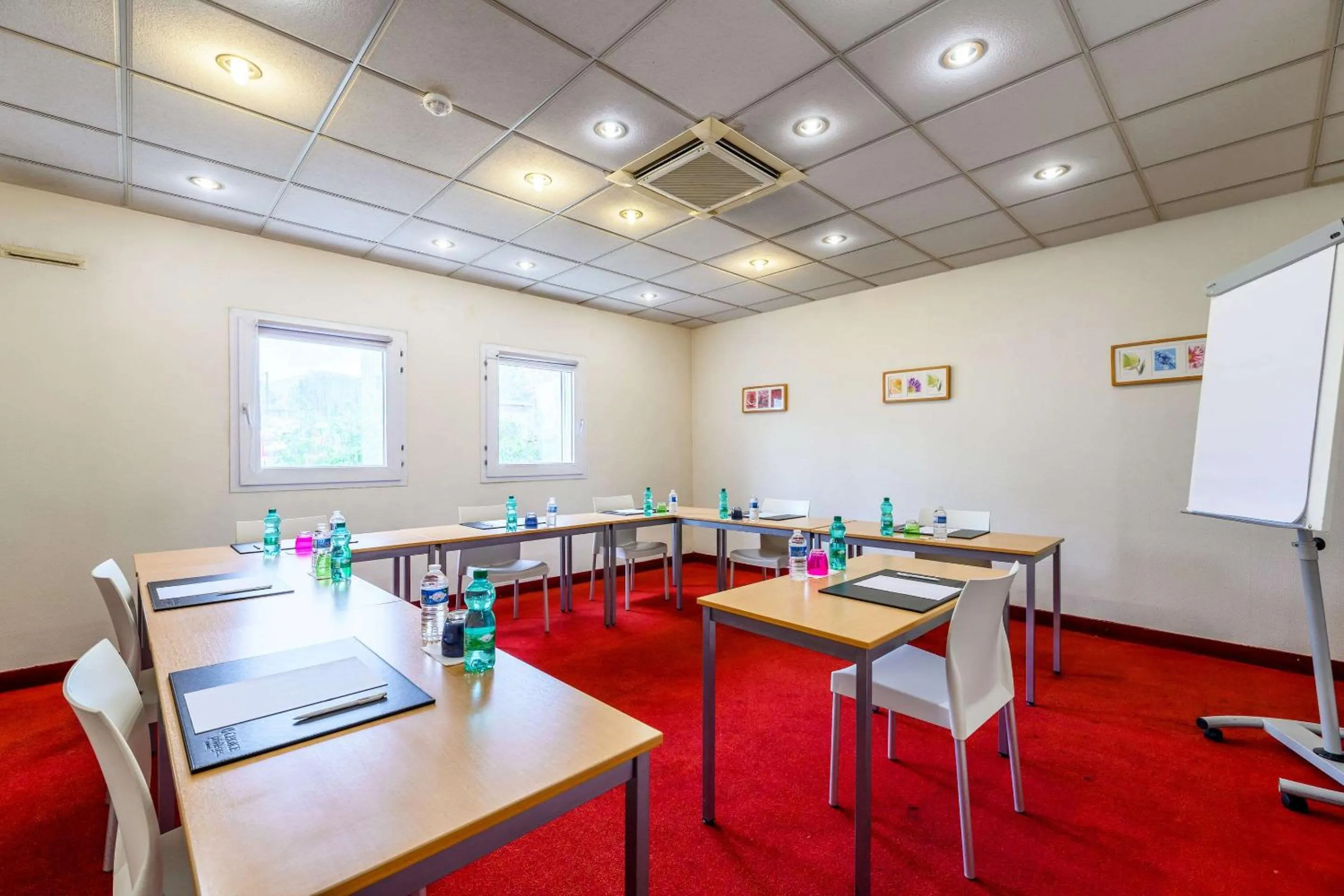 Meeting/conference room in Comfort Hotel Paris Porte d'Ivry