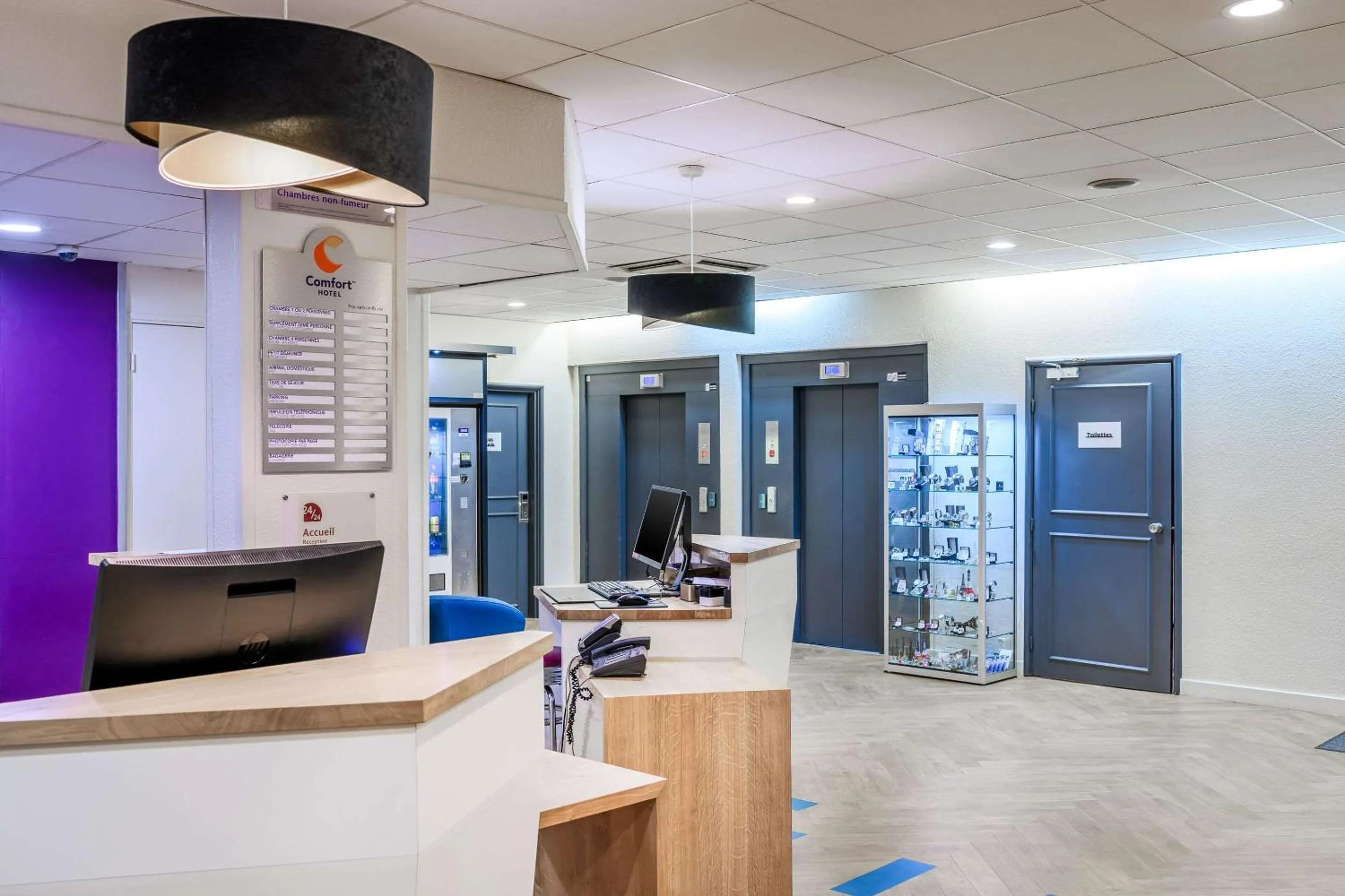 Lobby or reception in Comfort Hotel Paris Porte d'Ivry