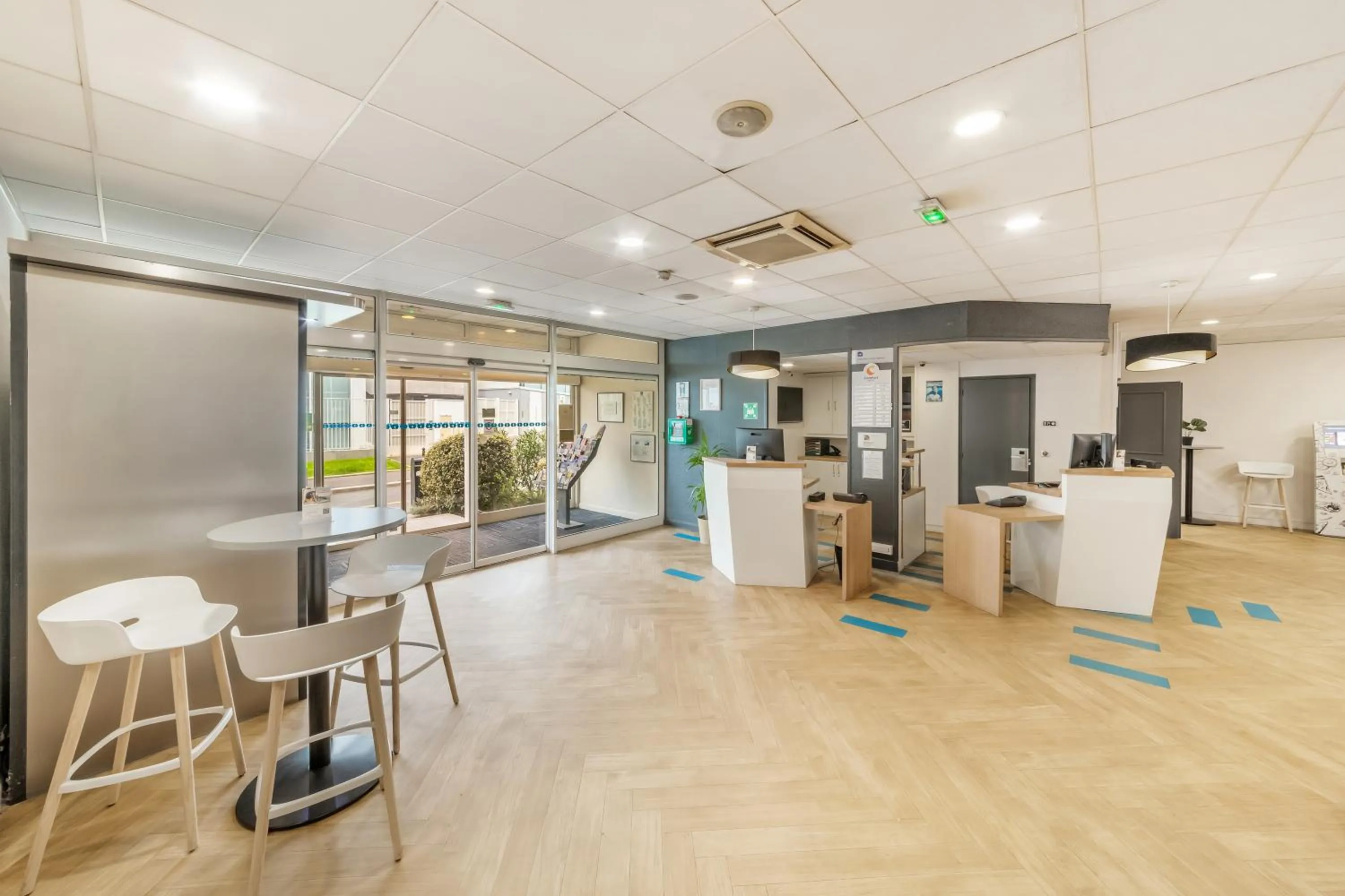 Lobby or reception in Comfort Hotel Paris Porte d'Ivry