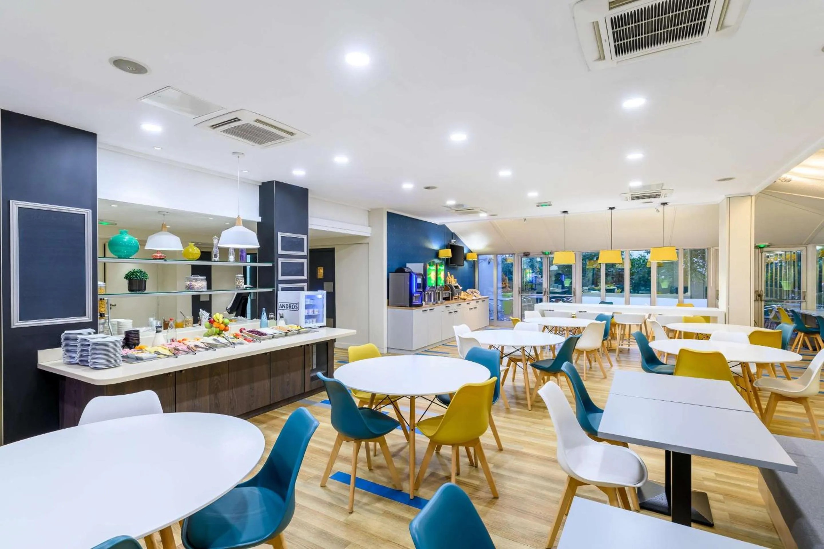 Breakfast in Comfort Hotel Paris Porte d'Ivry