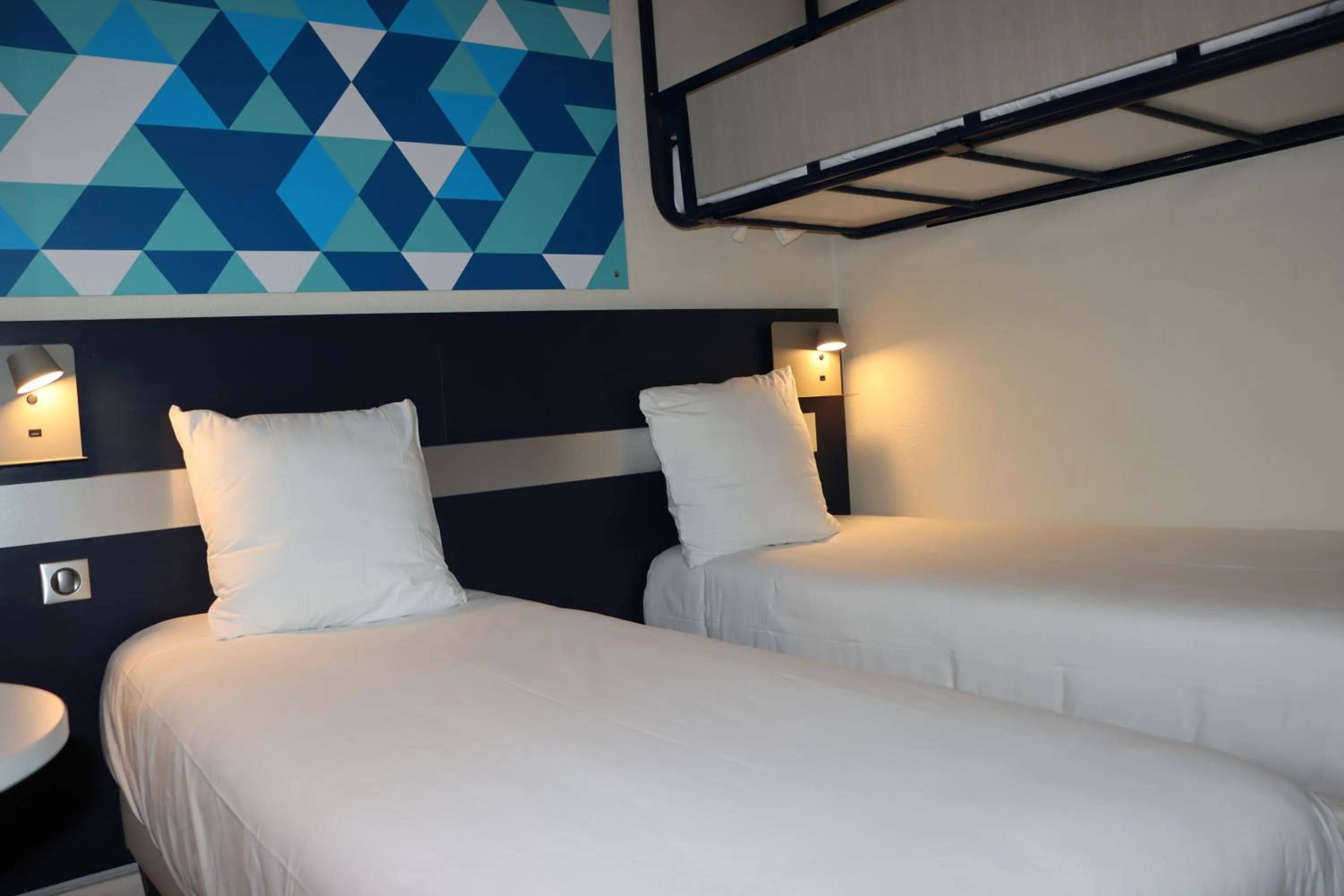 bunk bed, Bed in Comfort Hotel Paris Porte d'Ivry