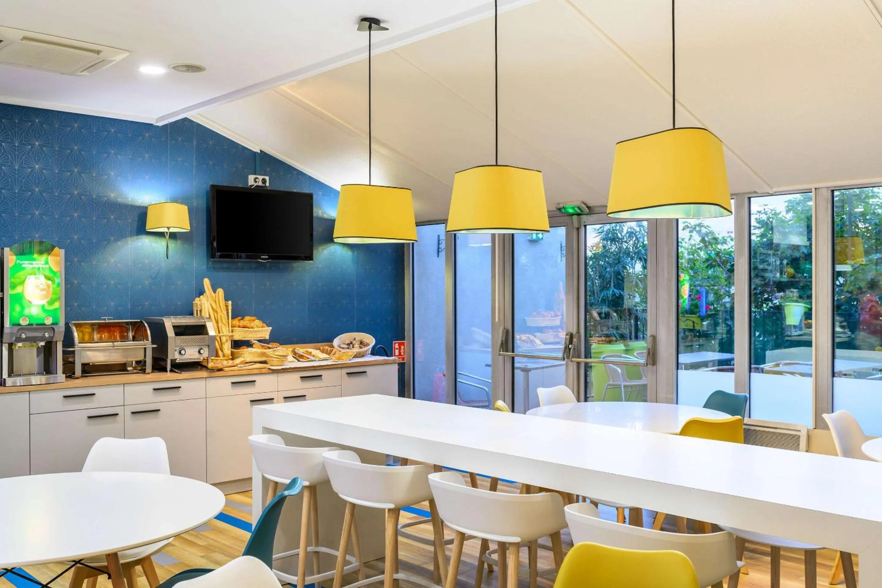 Breakfast in Comfort Hotel Paris Porte d'Ivry