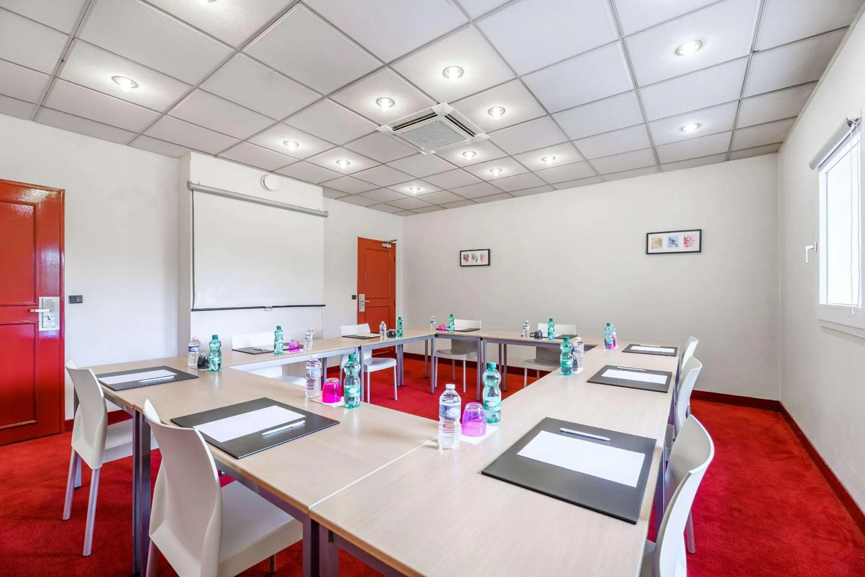 Meeting/conference room in Comfort Hotel Paris Porte d'Ivry