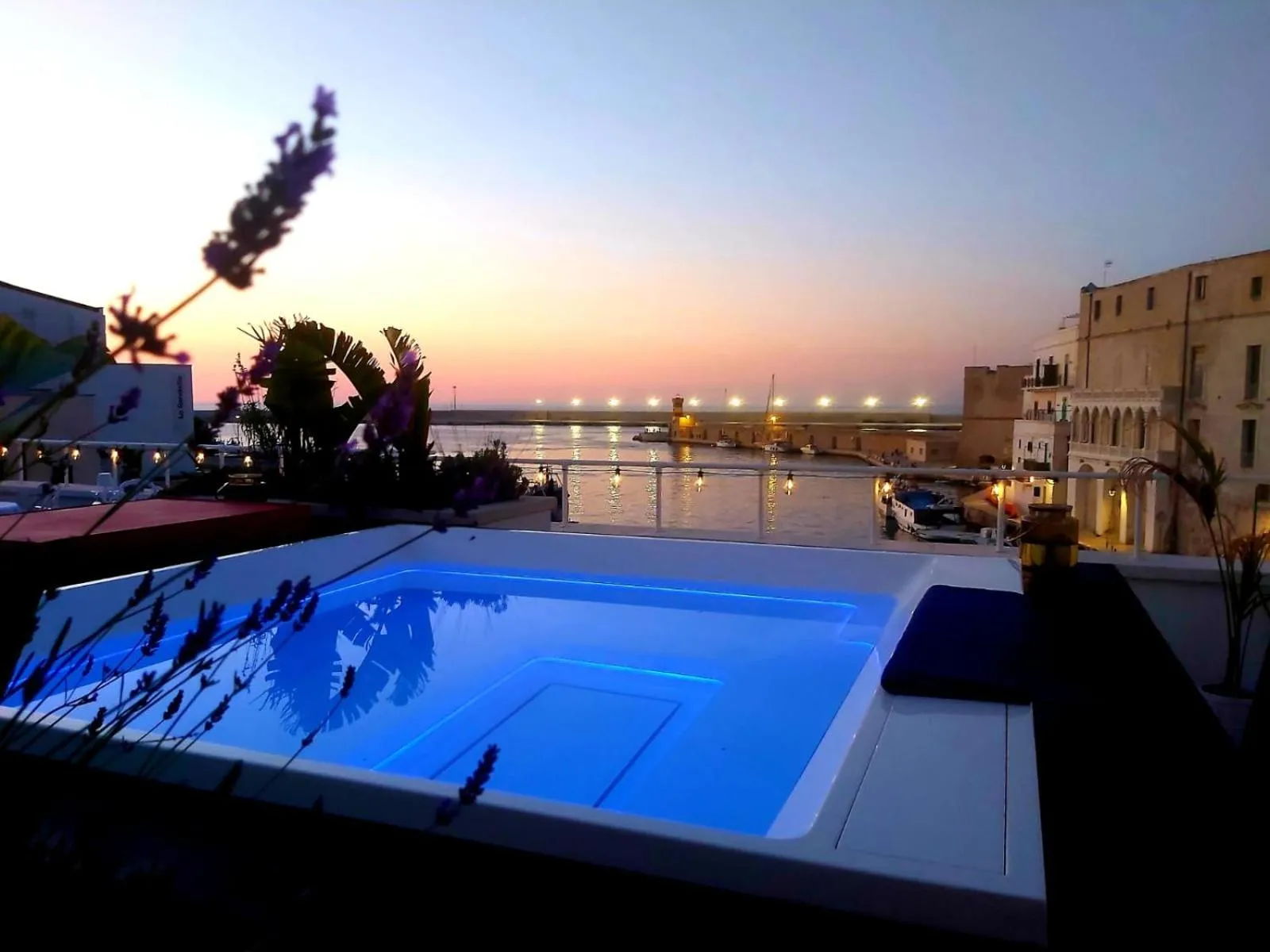 Public Bath in AL CONSOLE LUXURY SUITE