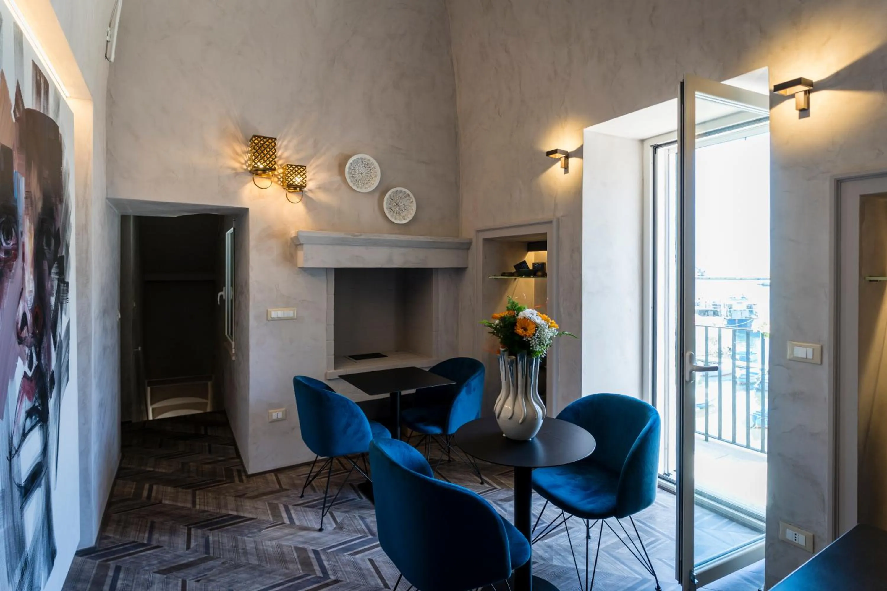 Communal lounge/ TV room in AL CONSOLE LUXURY SUITE