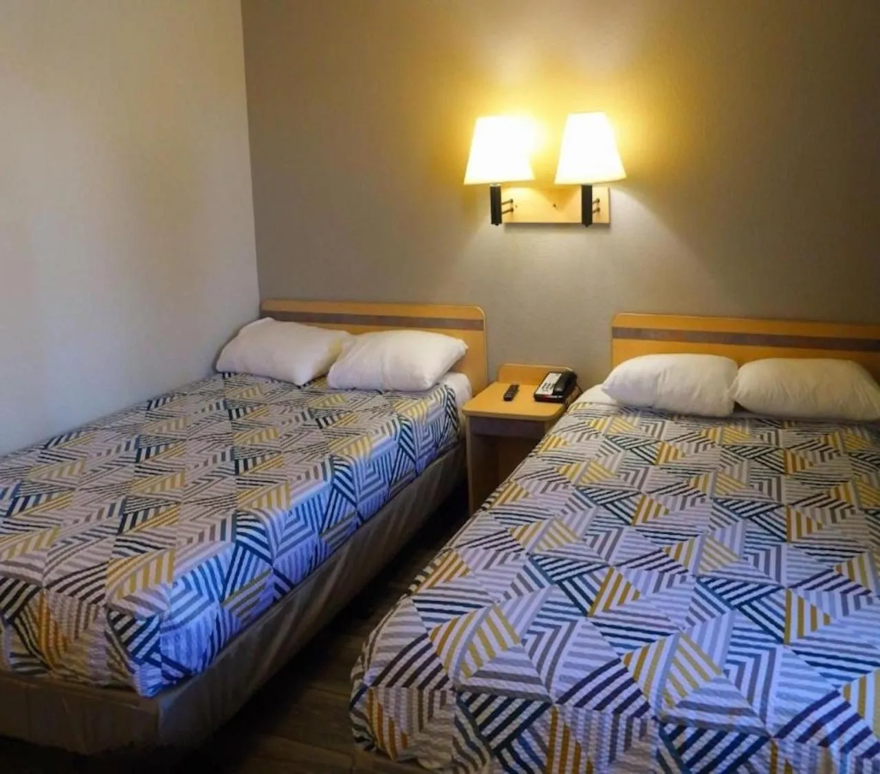 Bed in Motel 6 Ontario, OR