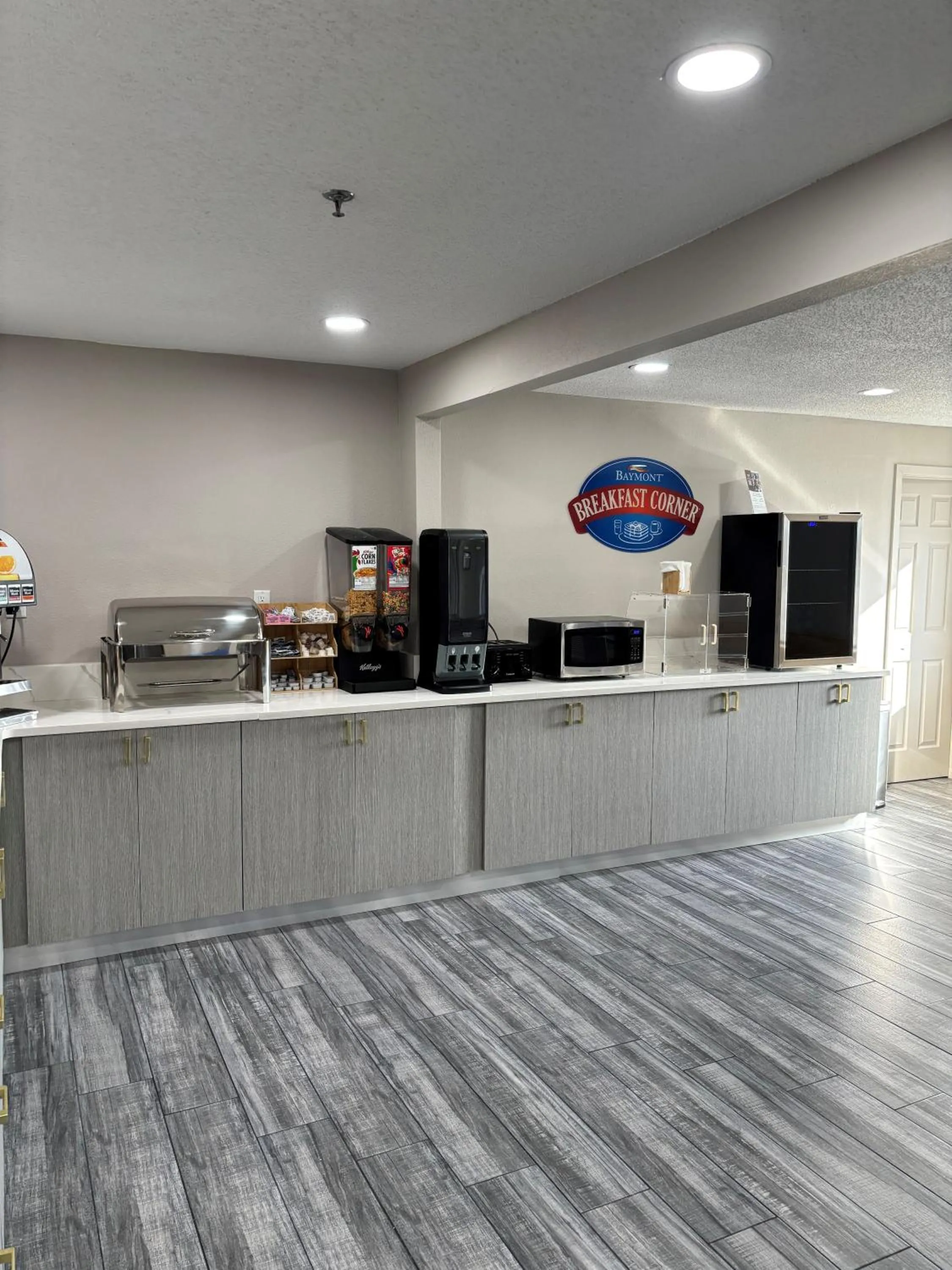 Breakfast in Baymont by Wyndham Davenport