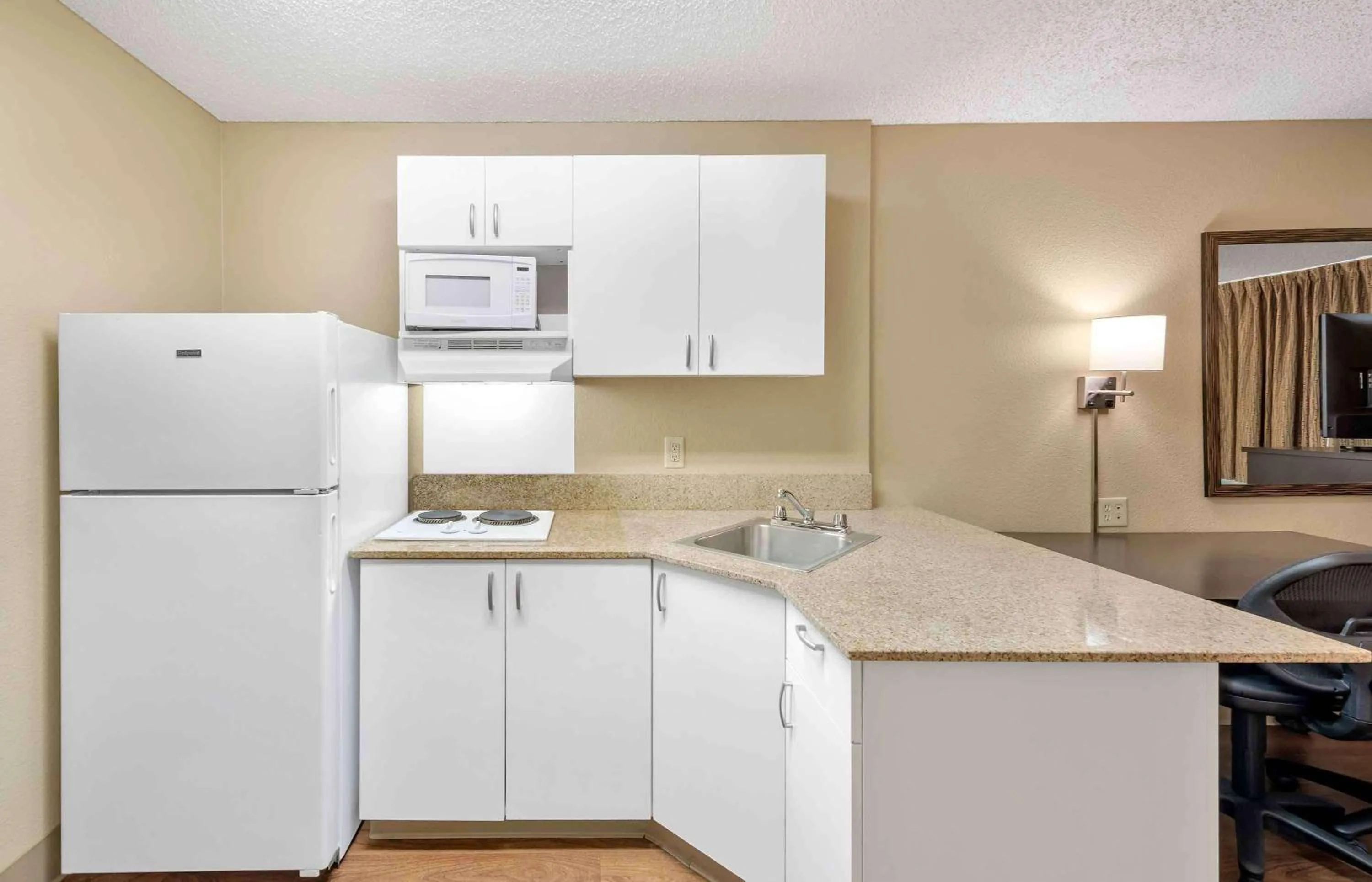 Kitchen or kitchenette in Extended Stay America Suites - Los Angeles - Chino Valley