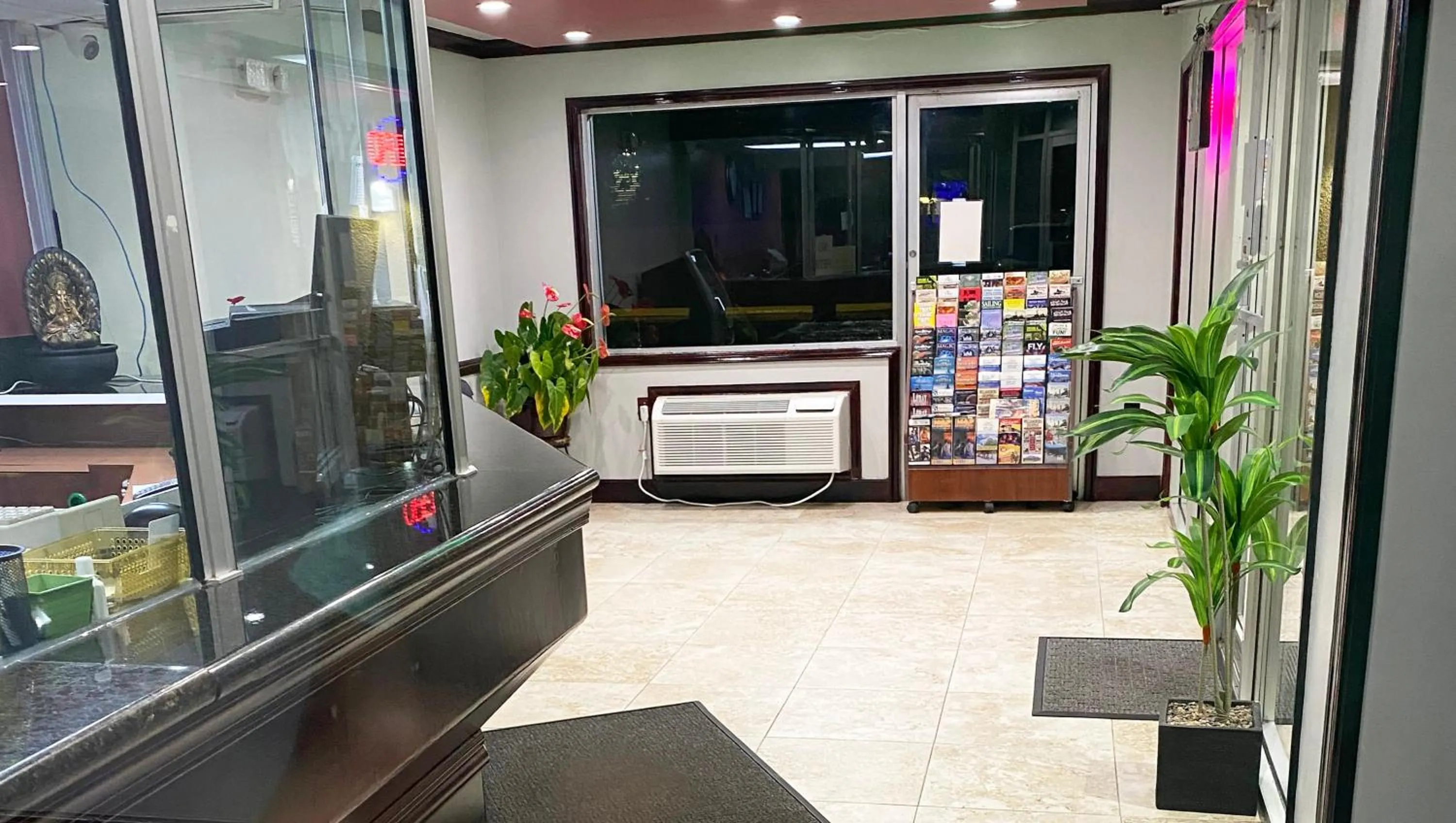 Lobby or reception in Express Inn Newport News