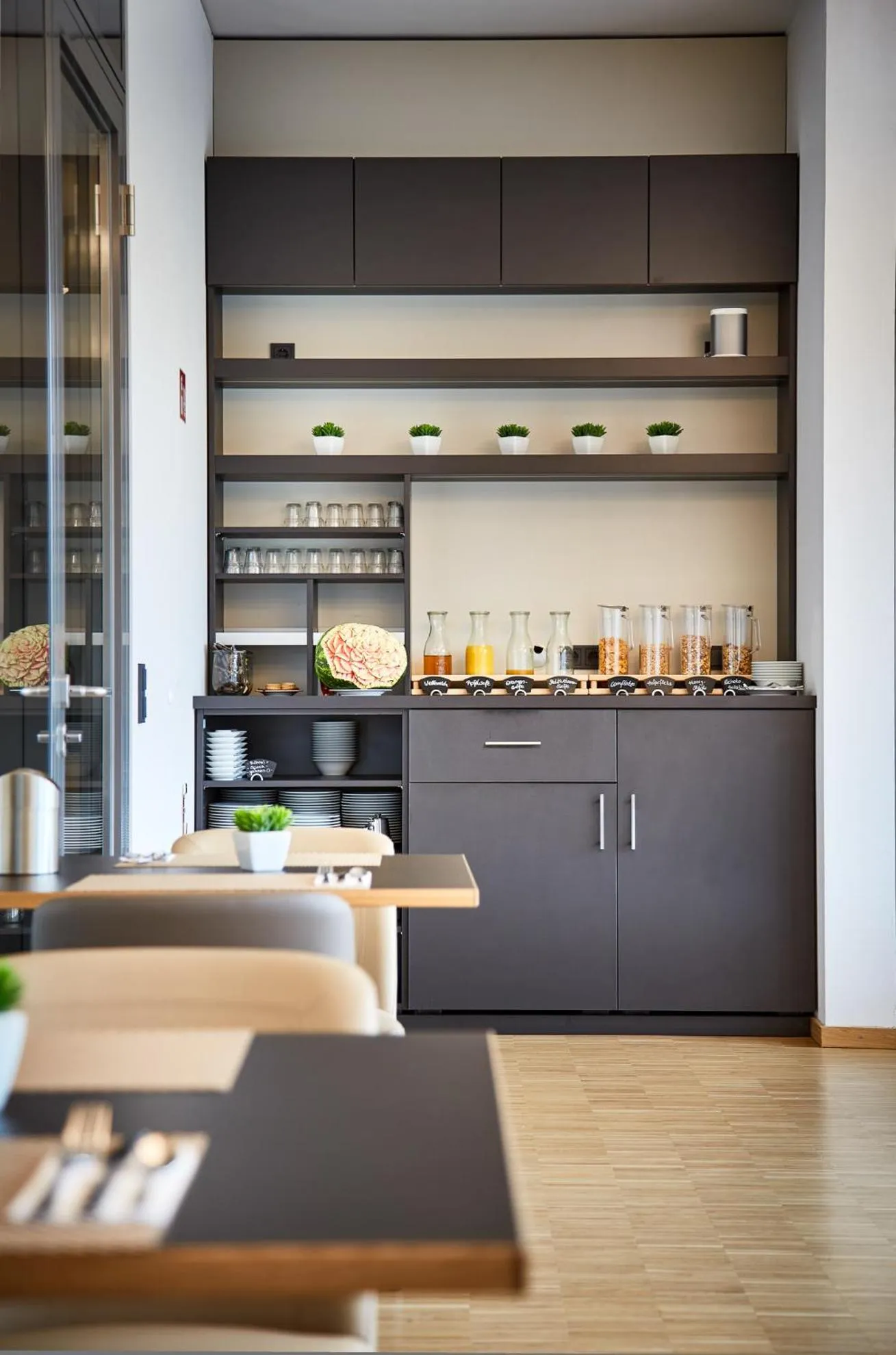 Restaurant/places to eat in Hotel Vivendi