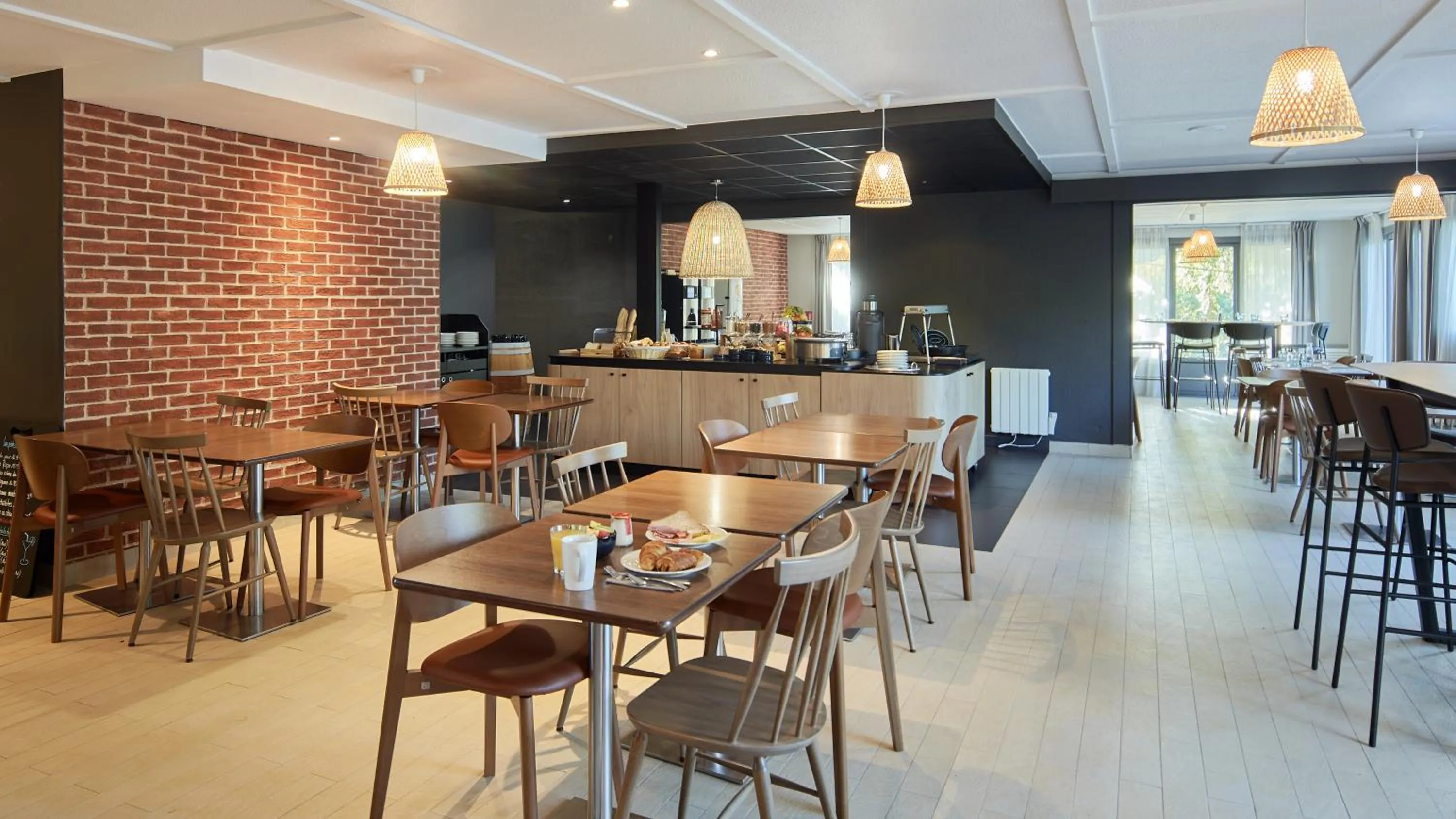 Restaurant/places to eat in Campanile NATURE - Cergy Pontoise