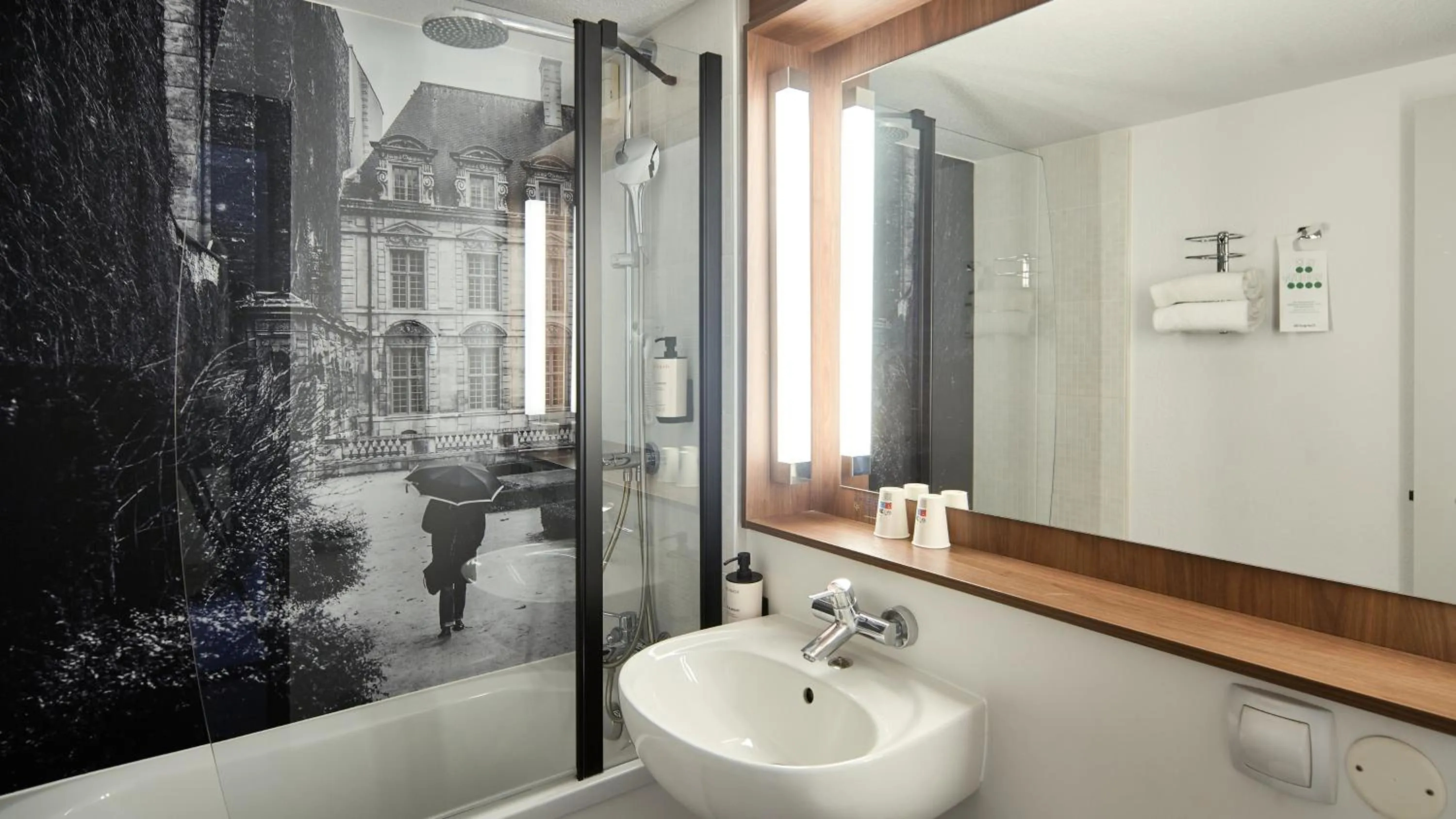 Bathroom in Campanile NATURE - Cergy Pontoise