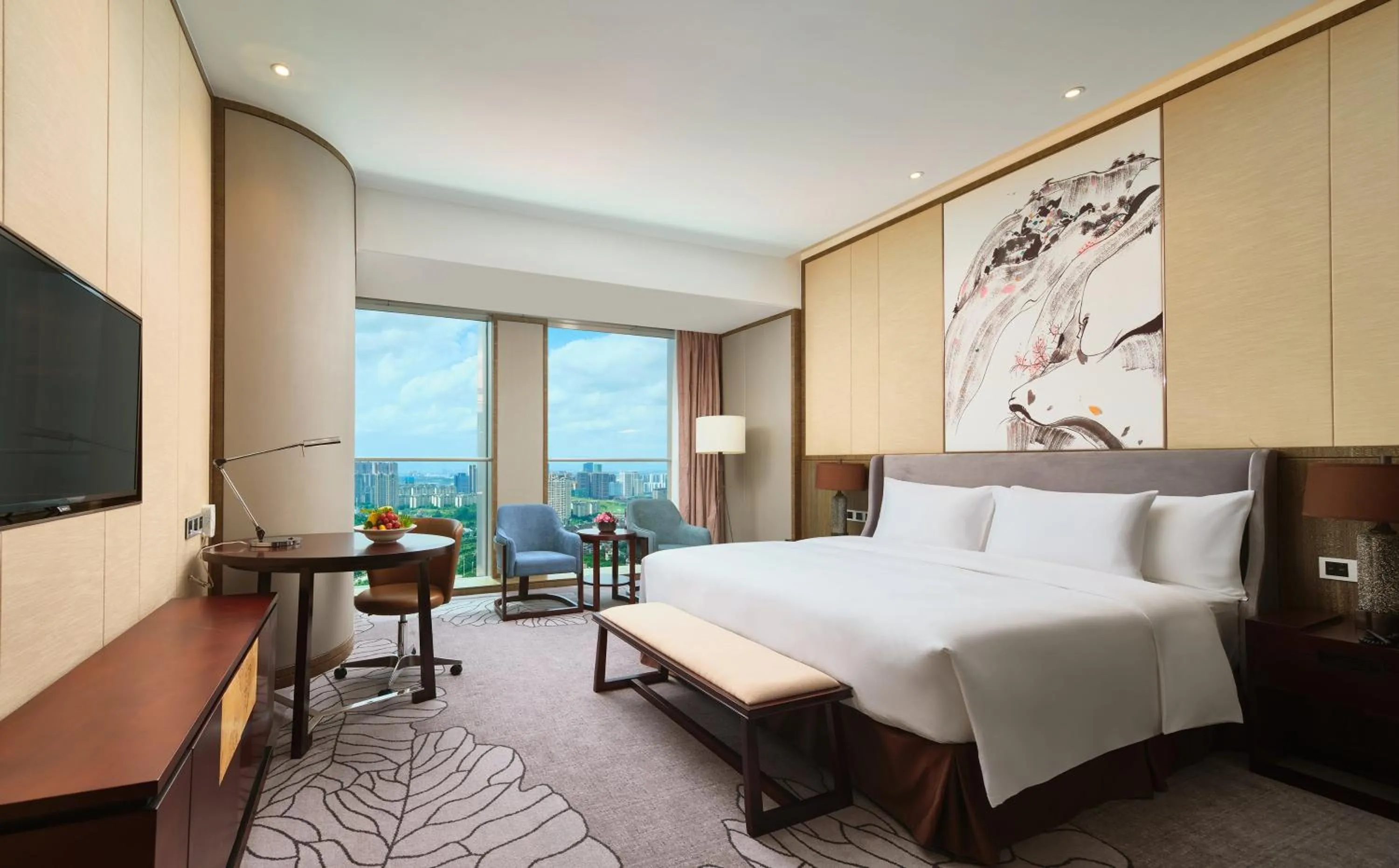 Photo of the whole room, Bed in Crowne Plaza Nanning City Center by IHG