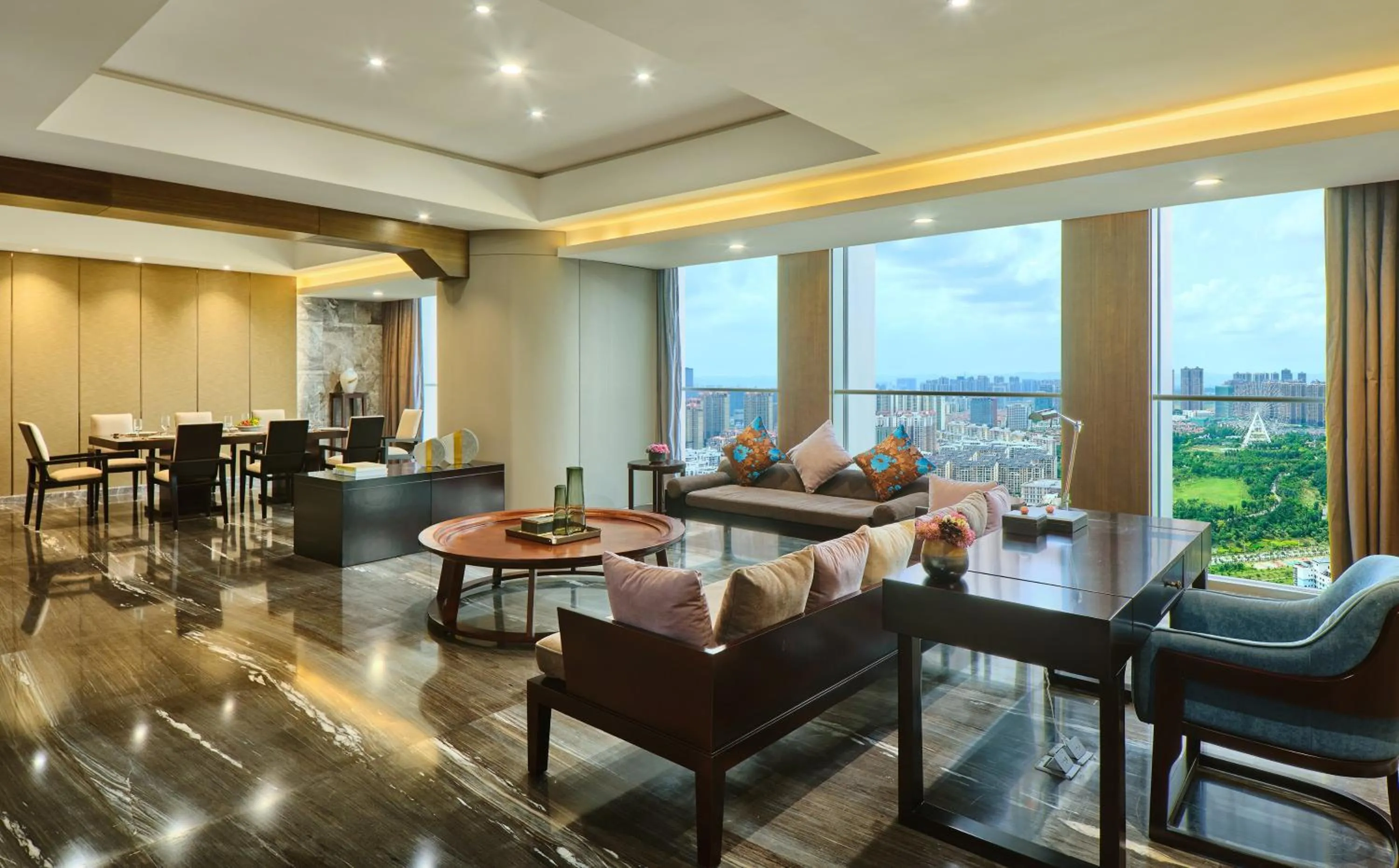 Photo of the whole room in Crowne Plaza Nanning City Center by IHG