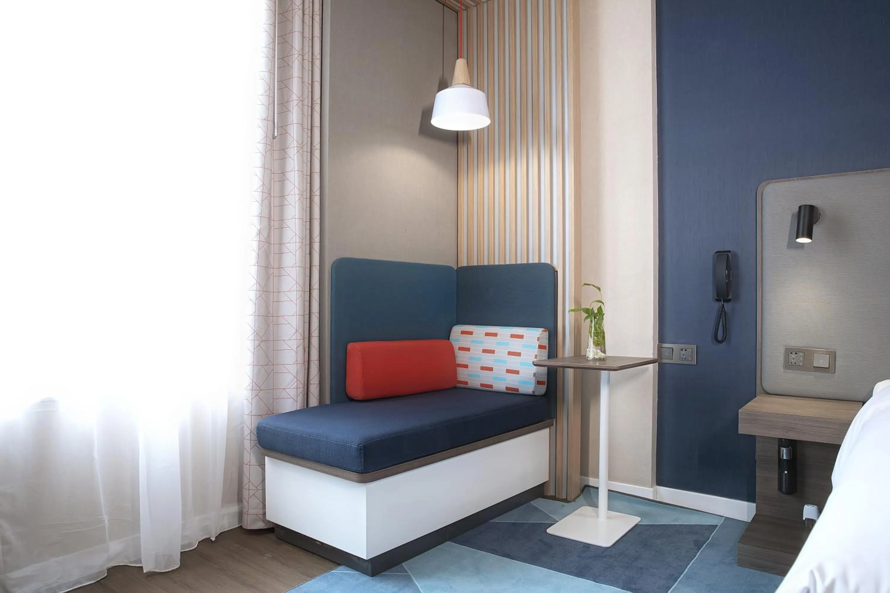 Photo of the whole room, Bed in Holiday Inn Express Shanghai Chongming by IHG