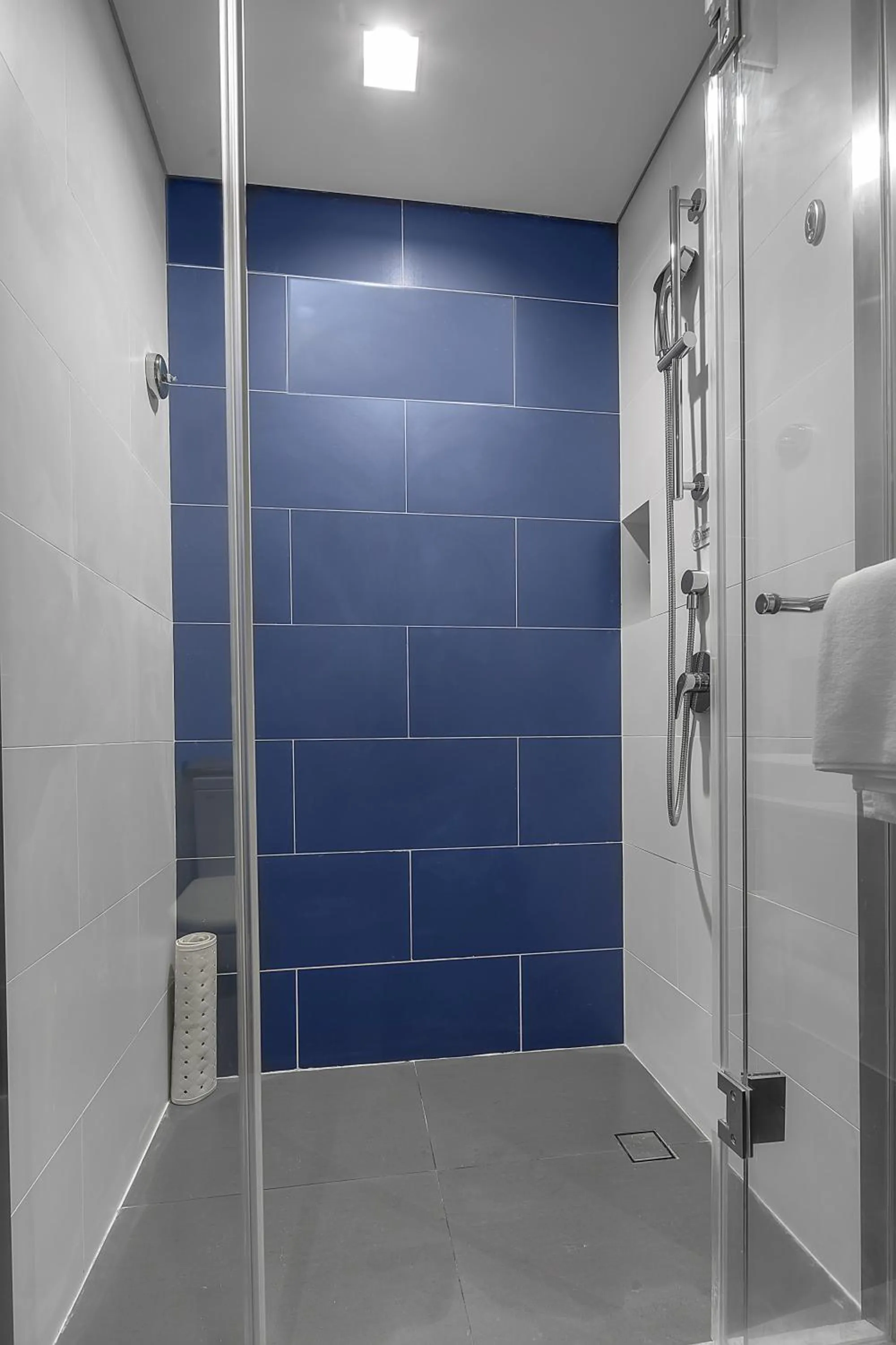 Photo of the whole room in Holiday Inn Express Shanghai Chongming by IHG