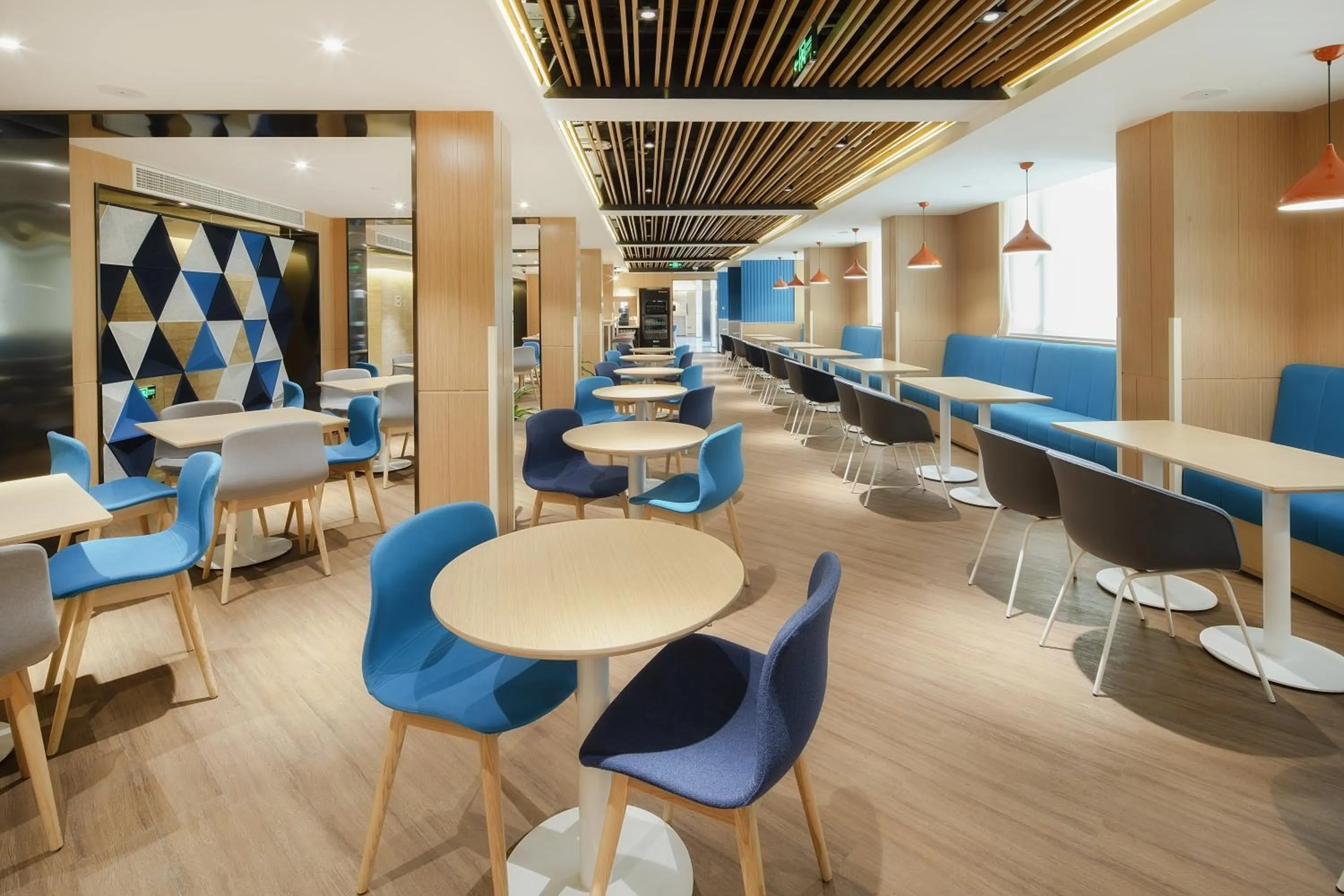 Breakfast in Holiday Inn Express Shanghai Chongming by IHG