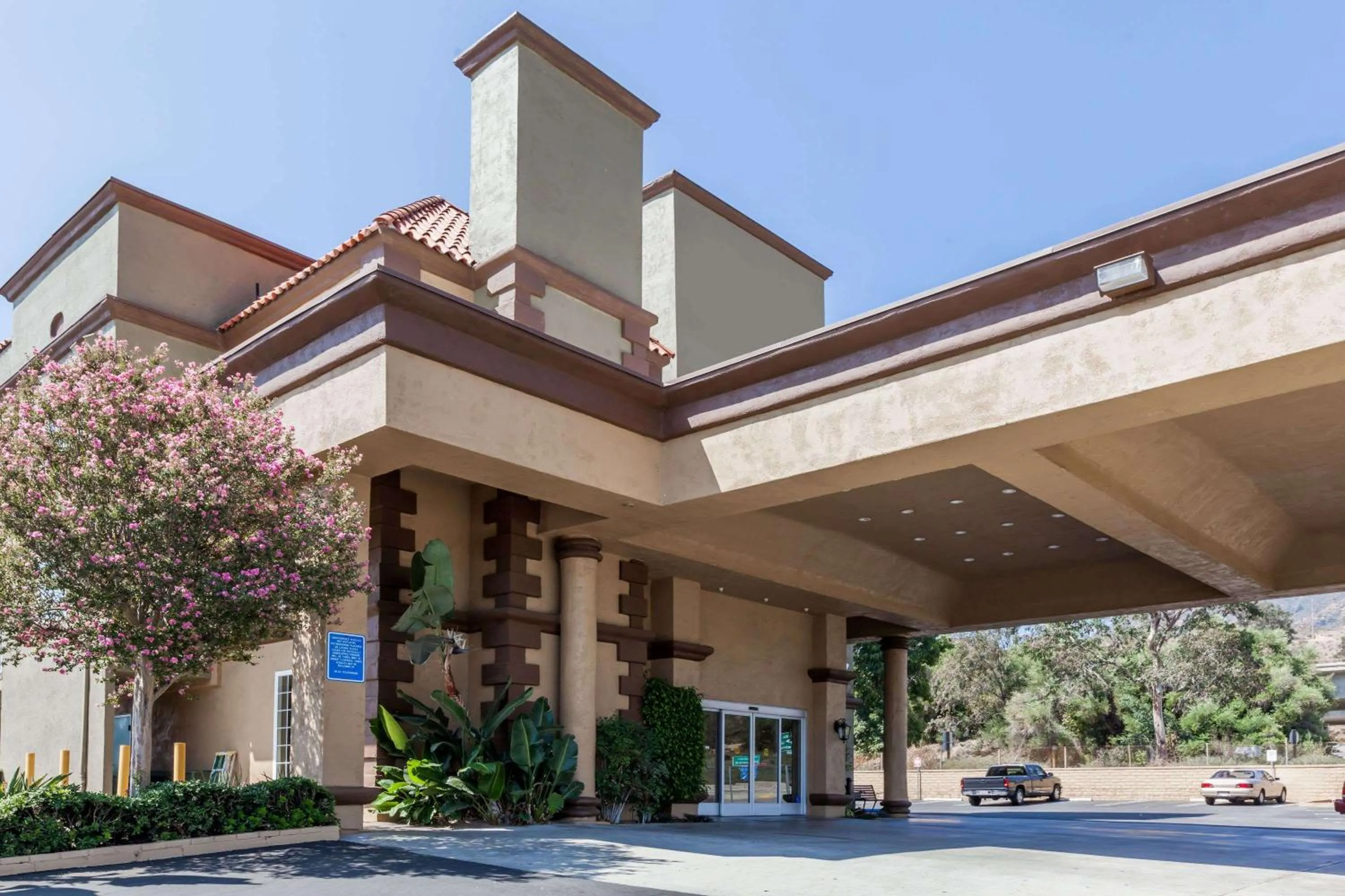 Property building in Travelodge by Wyndham Sylmar CA