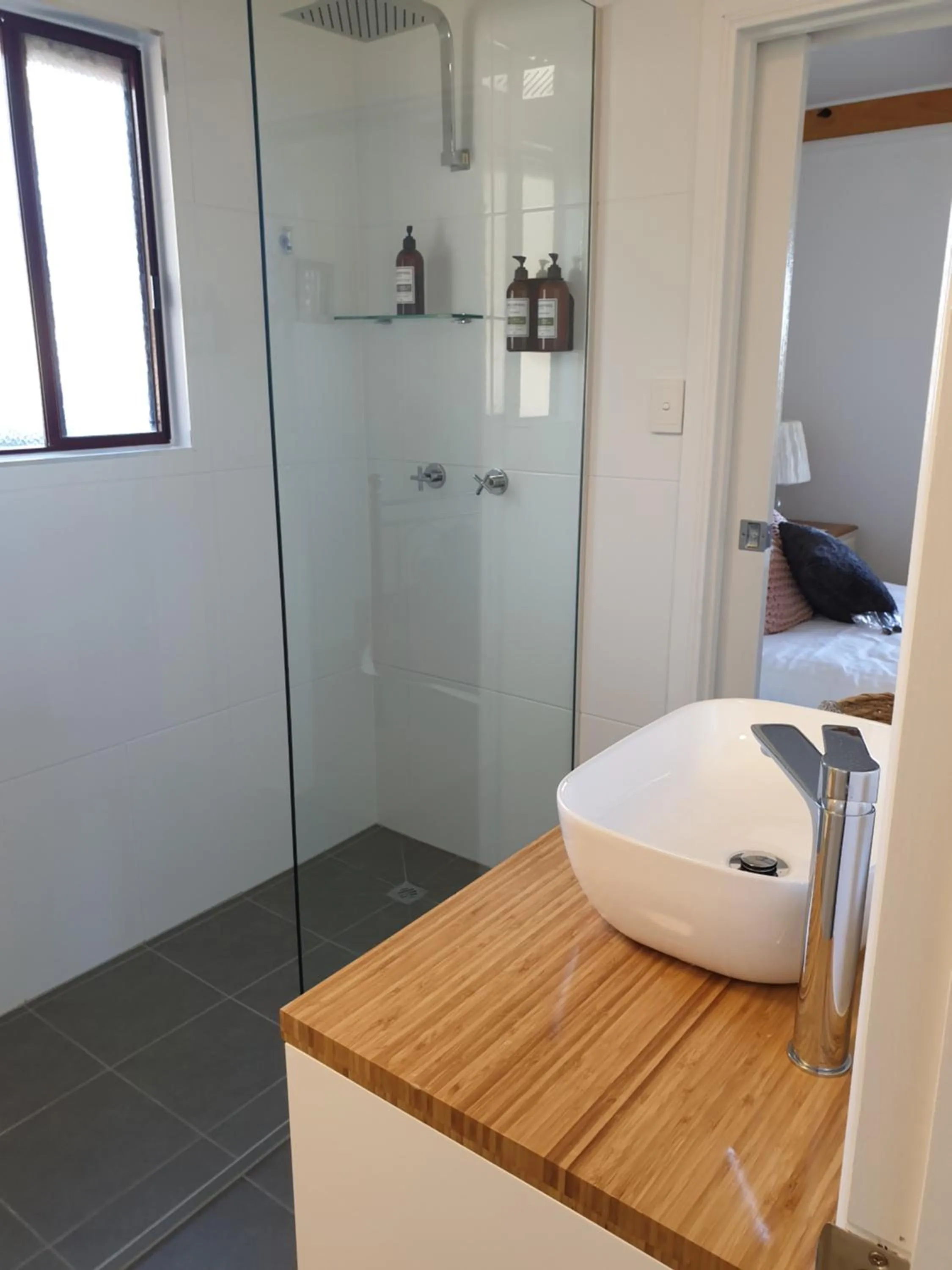 Bathroom in R & R On The Ravine